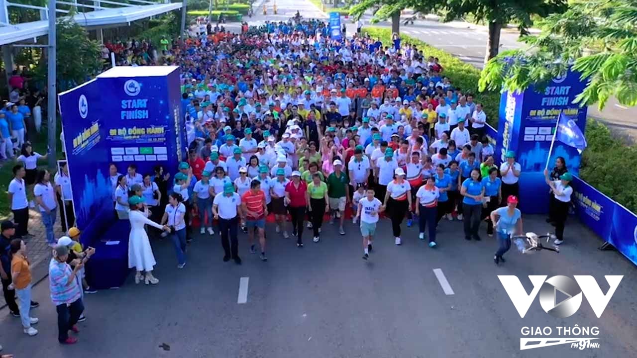 Chương trình “Đi bộ đồng hành hưởng ứng chuyển đổi số