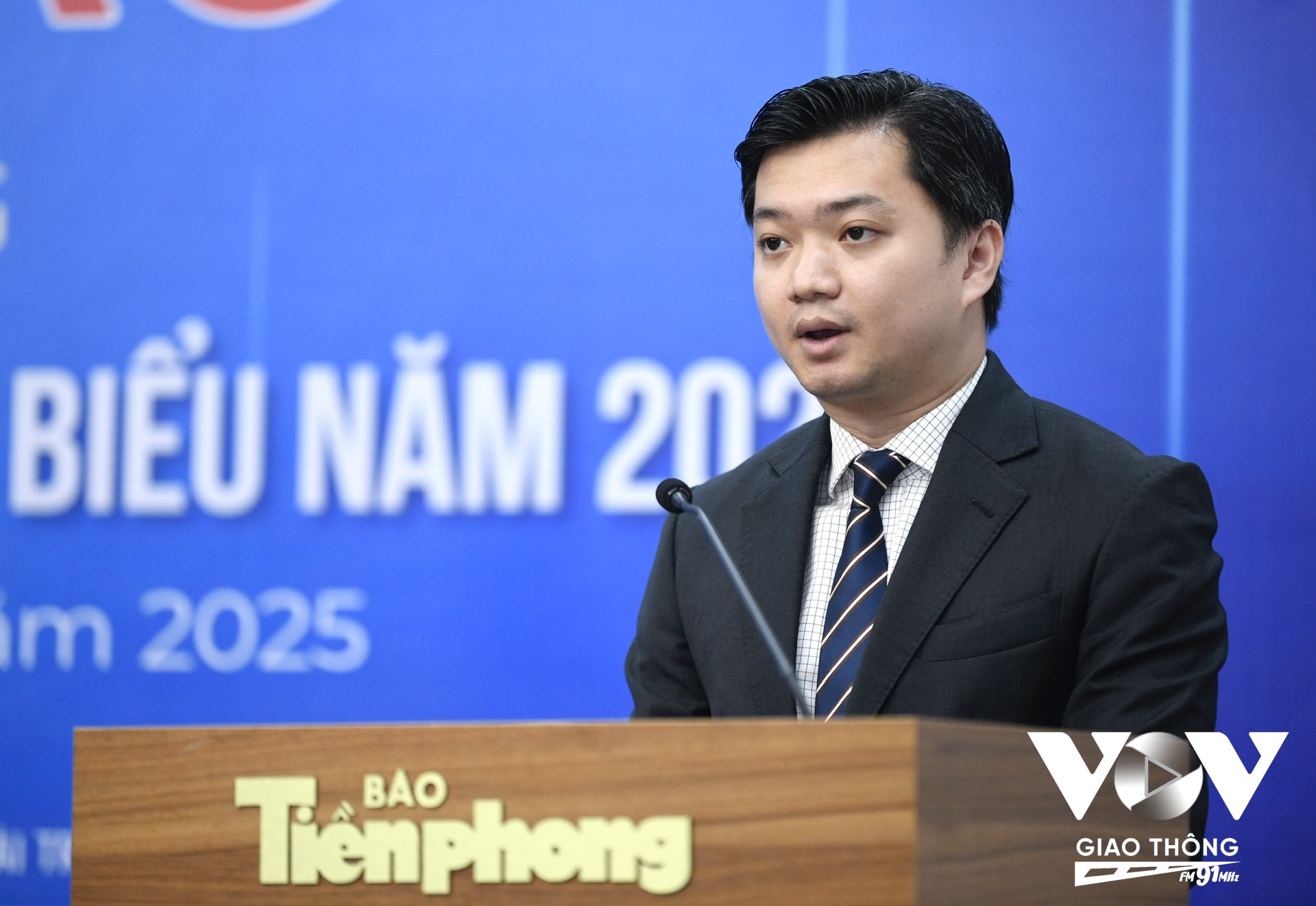 Ông Nguyễn Minh Triết, Bí thư Trung ương Đoàn, Chủ tịch Hội sinh viên Việt Nam phát biểu tại buổi họp báo
