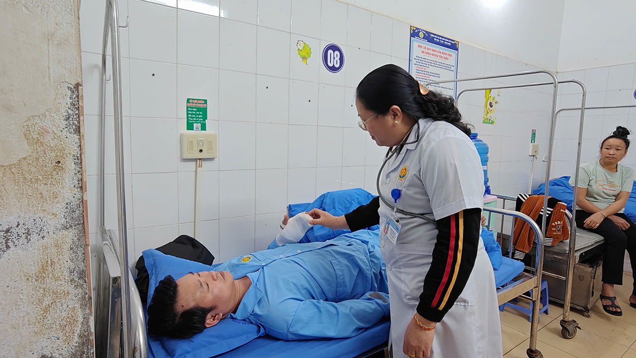 Đến nay, các bệnh nhân đã được chuyển tuyến điều trị theo nguyện vọng của gia đình.
