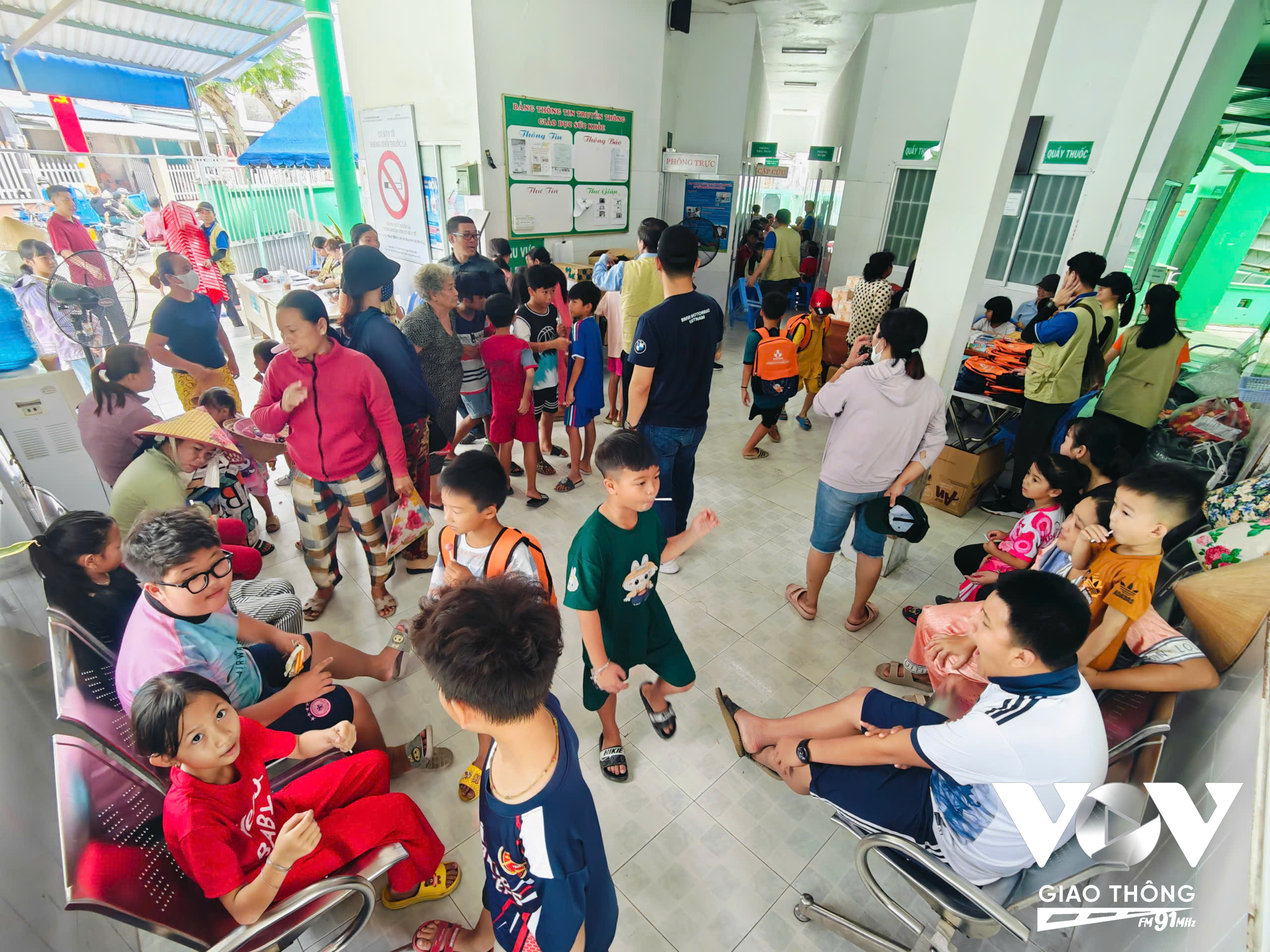 Qua 2 ngày 22-23/02, Đoàn thanh niên Kênh VOV Giao thông đã kết hợp với Liên chi Hội tim mạch Nhi và Tim bẩm sinh TP.HCM thăm khám tầm soát tim cho 544 trẻ em tại huyện Cần Giờ.