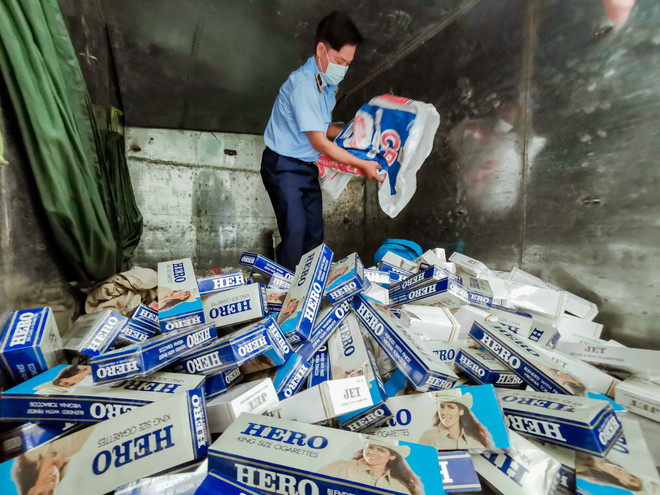 Thuốc lá nhập lậu là vấn nạn tác động tiêu cực đến kinh tế và xã hội, vì thế các chuyên gia cho rằng cần tránh tăng sốc để không xảy ra những hệ quả tương tự tại nhiều quốc gia khác trên thế giới.