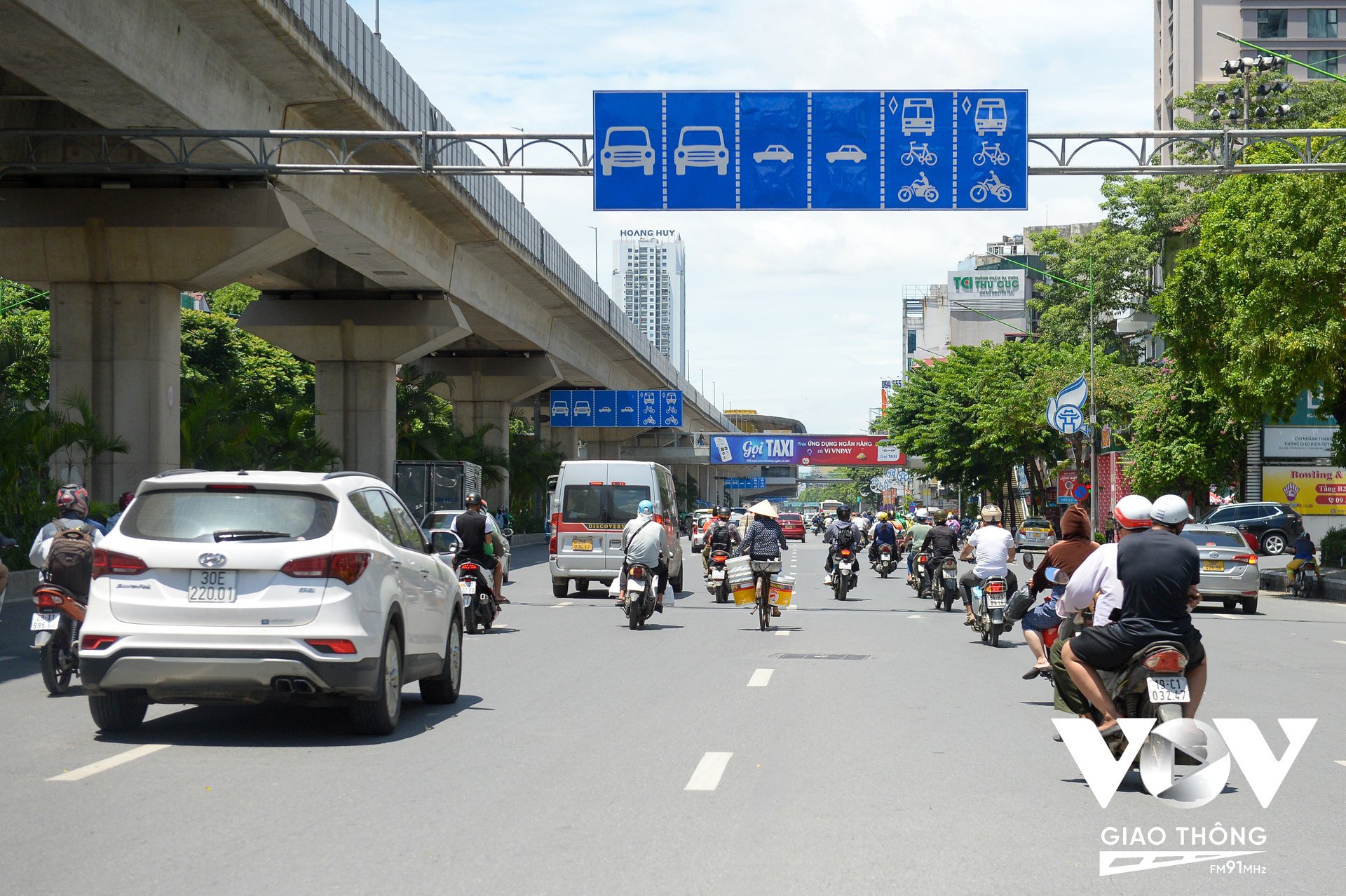 Ngày 8/8/2023, theo ghi nhận của phóng viên VOV Giao thông, trên đường Nguyễn Trãi, TP Hà Nội, đoạn từ Ngã Tư Sở đi hầm chui Thanh Xuân và ngược lại một số vị trí đã được tháo dải phân cách cứng phân làn đường.
