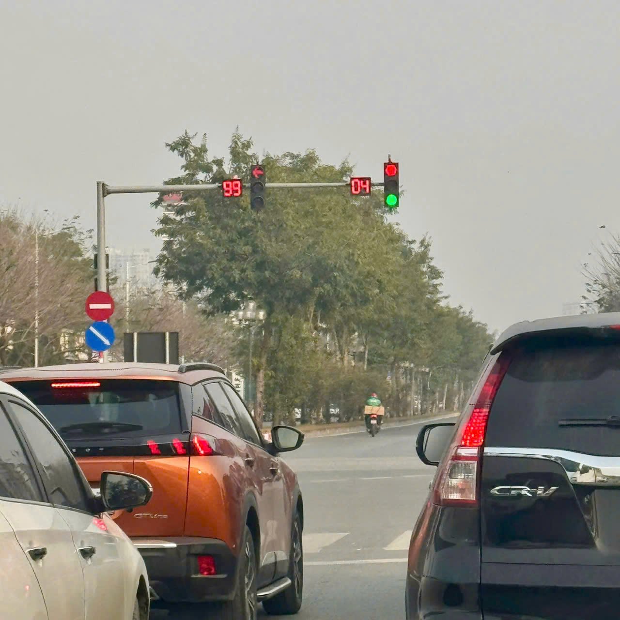Không xử lý đối với hành vi “Không chấp hành hiệu lệnh của đèn tín hiệu giao thông” trong trường hợp tín hiệu đèn, chu kỳ đèn, chương trình tín hiệu đèn giao thông bị lỗi,