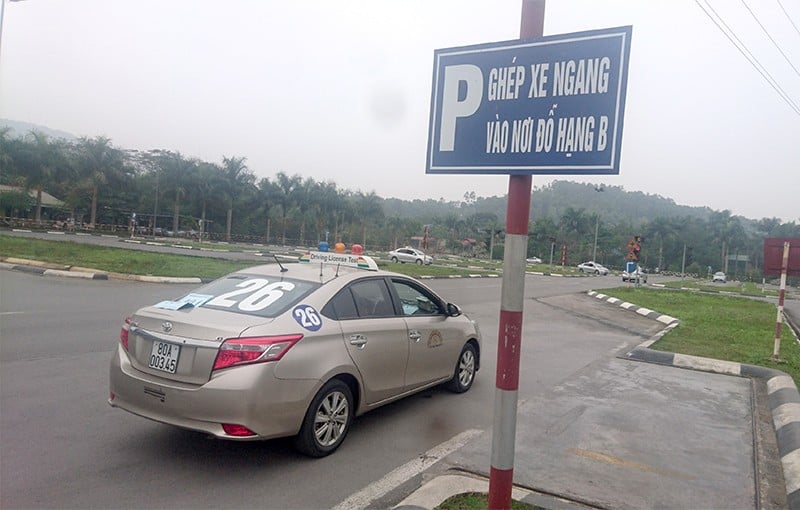 Công tác quản lý đào tạo, cấp, đổi giấy phép lái xe sẽ được chuyển từ Bộ GTVT sang Bộ Công an. (Ảnh: Tiền Phong)