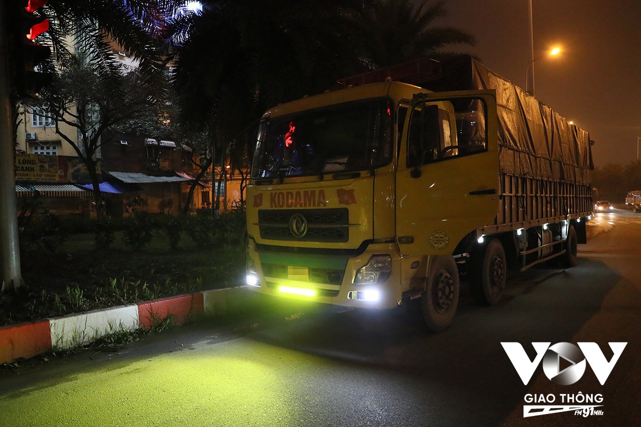 Các loại đèn độ đa phần đều là đèn led, có công suất lớn, dễ gây lóa mắt cho các phương tiện đối diện hoặc có thể gây “mù tạm thời” tiềm ẩn nguy cơ gây mất ATGT rất cao.