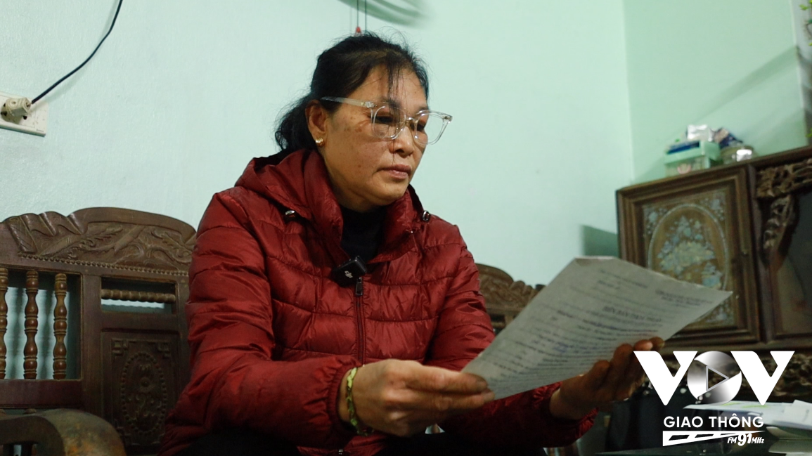 Văn bản cho thuê bản gốc họ vẫn giữ. Nhưng công ty Hoàng Hà và UBND xã Vạn Phúc lại cho biết có tồn tại một hợp đồng chuyển nhượng, đất đã sang nhượng đứt cho công ty này.