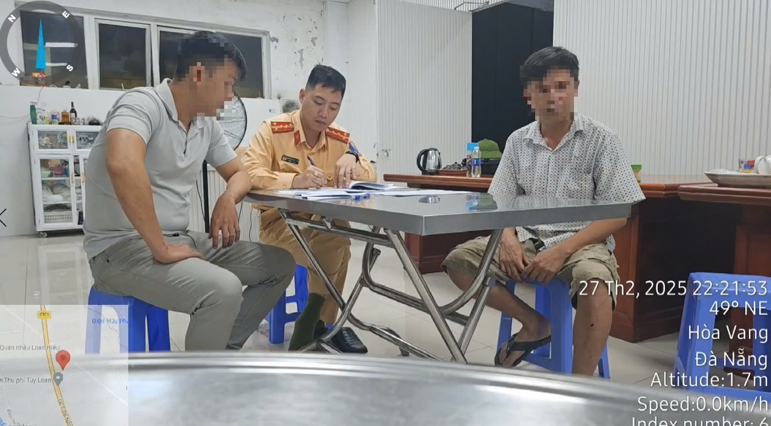 Tại trụ sở xử lý, ông N.X.M từ chối nhận biên bản vi phạm hành chính đã được xác lập và bỏ đi