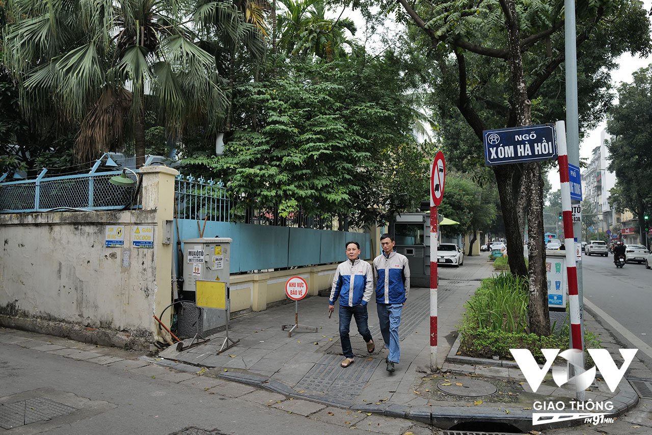 Ngõ xóm Hà Hồi mở ra phía phố Quang Trung