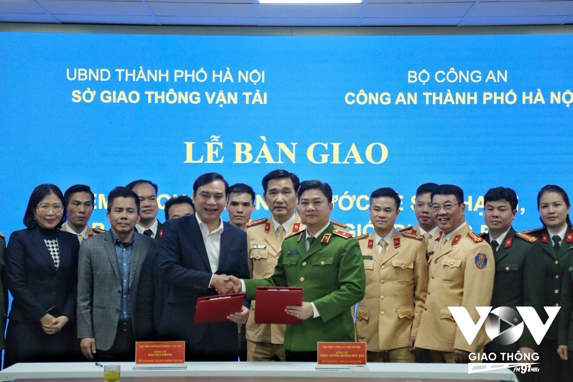 Sở GTVT TP. Hà Nội bàn giao nhiệm vụ công tác sát hạch, cấp giấy phép lái xe cho Công an TP. Hà Nội