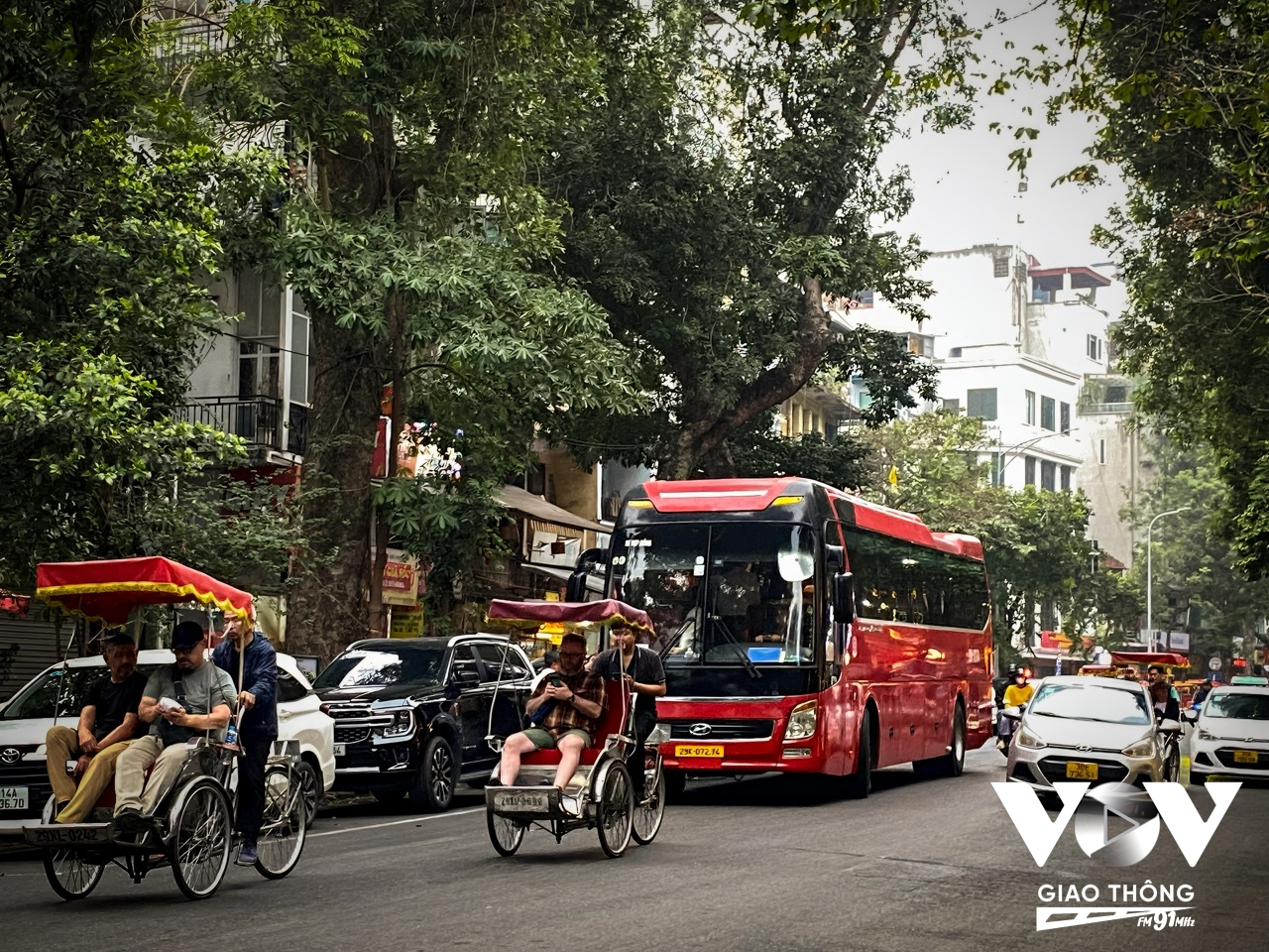 Các tài xế chưa nắm rõ quy định mới chỉ bị nhắc nhở và cam kết không tái phạm lỗi này.