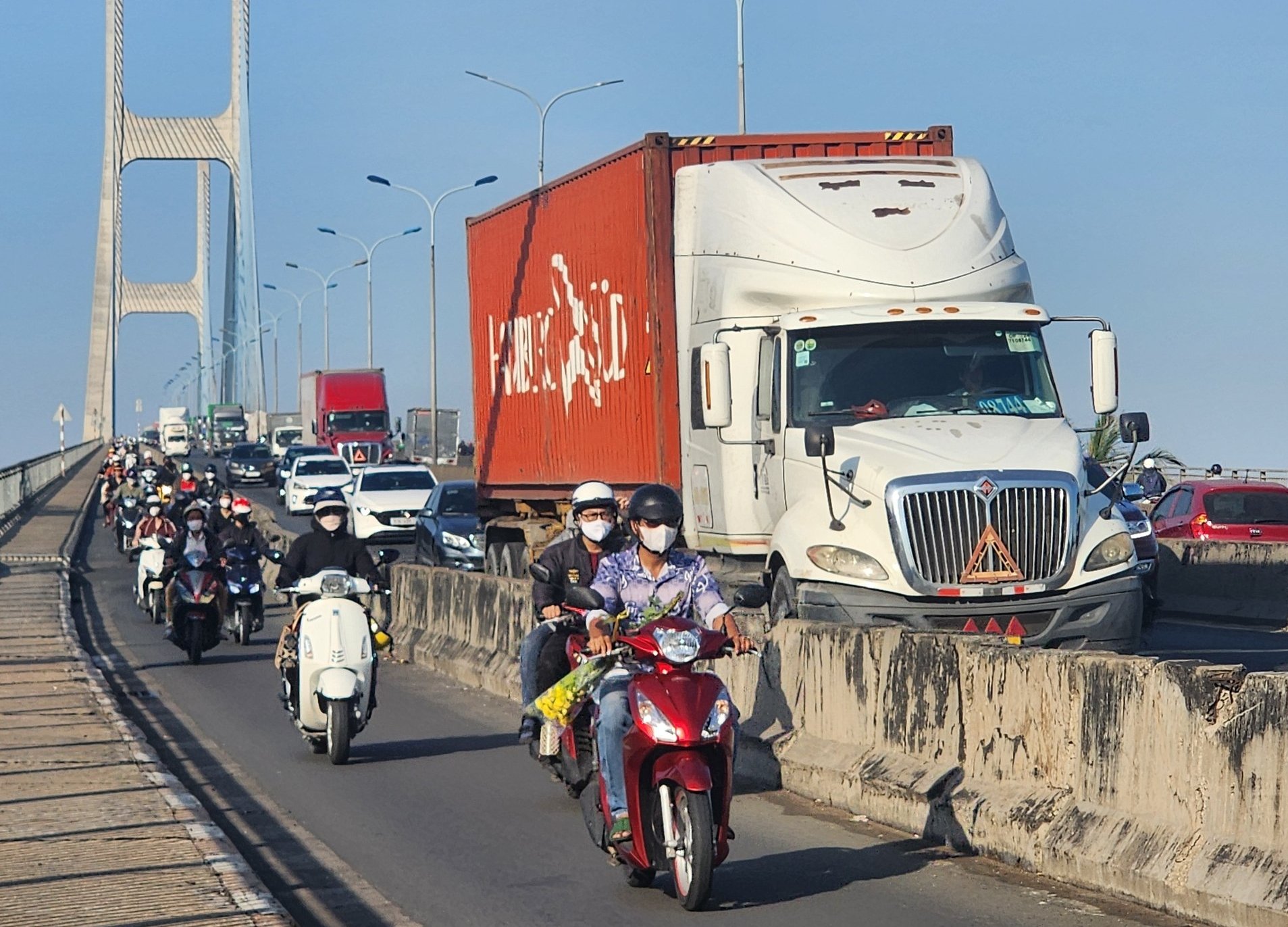 Từ ngày 1/1/2025, quy định tài xế không được lái xe quá 10 giờ mỗi ngày, 48 giờ mỗi tuần và không lái liên tục quá 4 giờ.