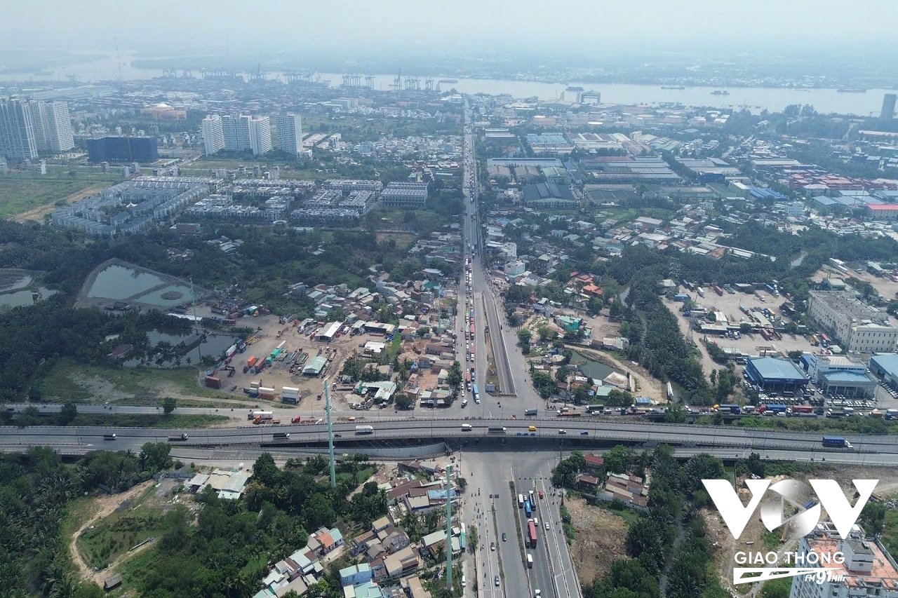 Dự án Xây dựng Nút giao thông Mỹ Thủy được thiết kế với quy mô nút giao 3 tầng và phấn đấu hoàn thành toàn bộ nút giao vào ngày 30.4.2026.