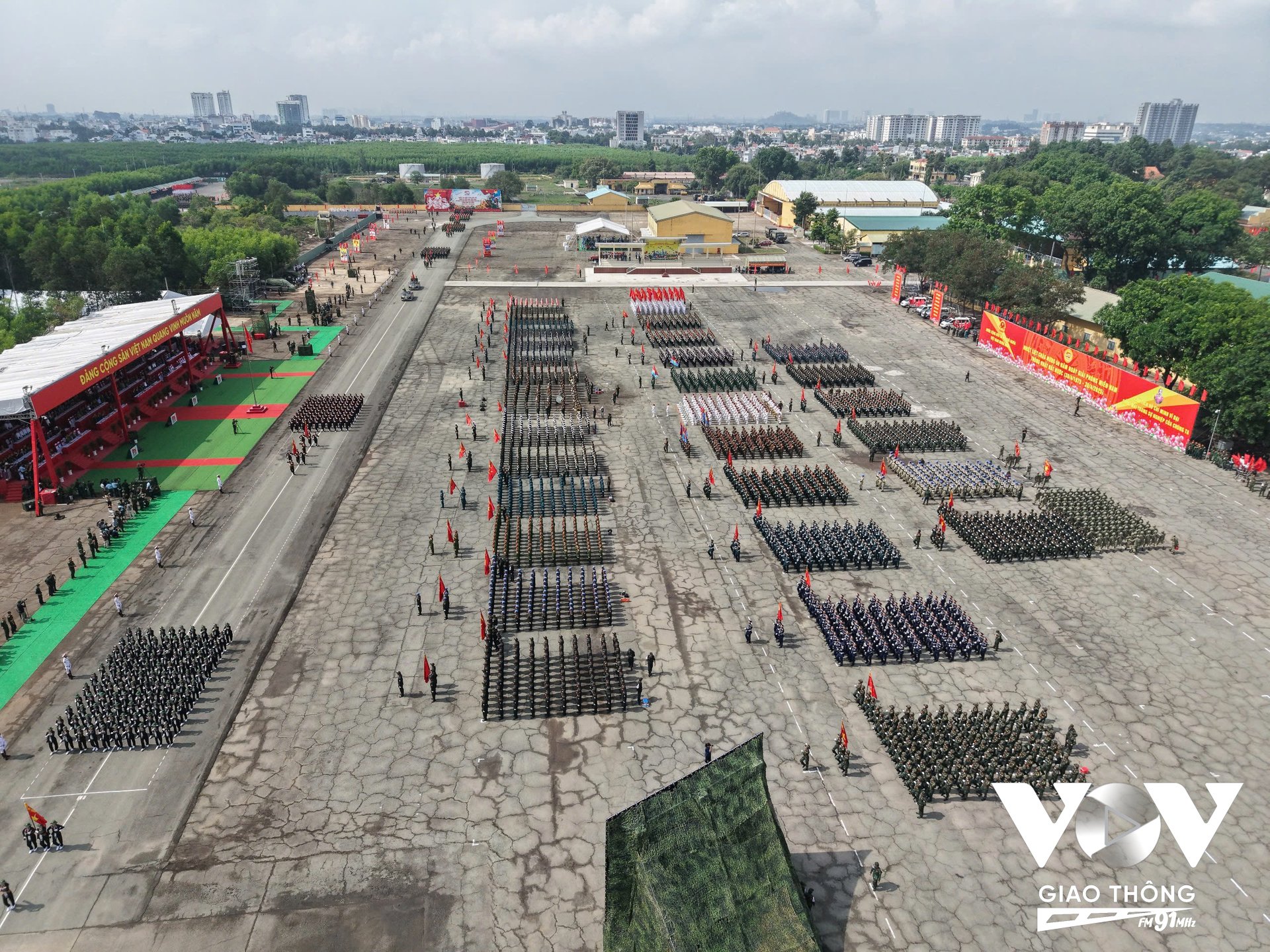 Không khí tại sân bay Biên Hòa (Đồng Nai) vô cùng rộn ràng và khẩn trương