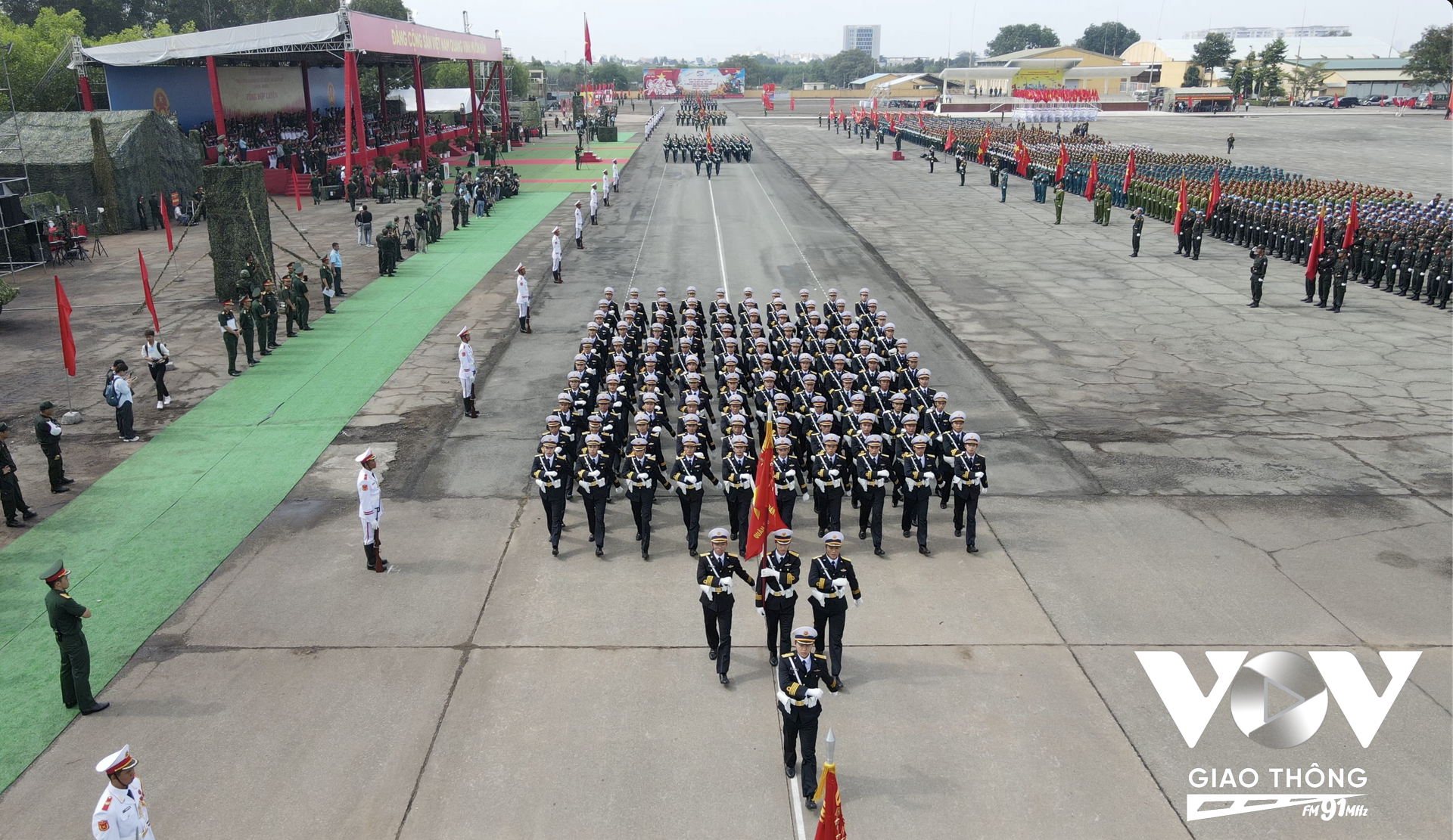 Các khối tham gia tổng hợp luyện diễu binh, diễu hành được chia làm hai nhóm: 47 khối đi và 15 khối đứng