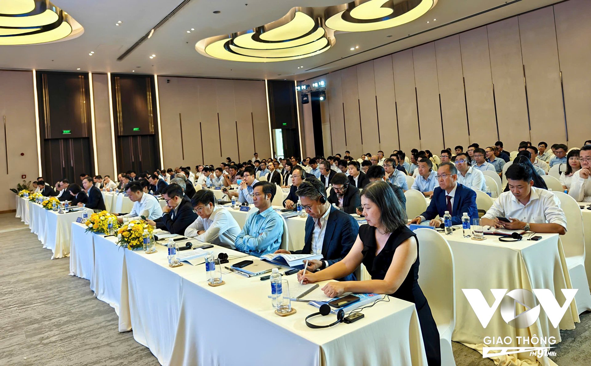 Hội nghị quốc tế đã thu hút ơn 300 đại biểu tham dự trực tiếp và khoảng 500 đại biểu tham dự trực tuyến