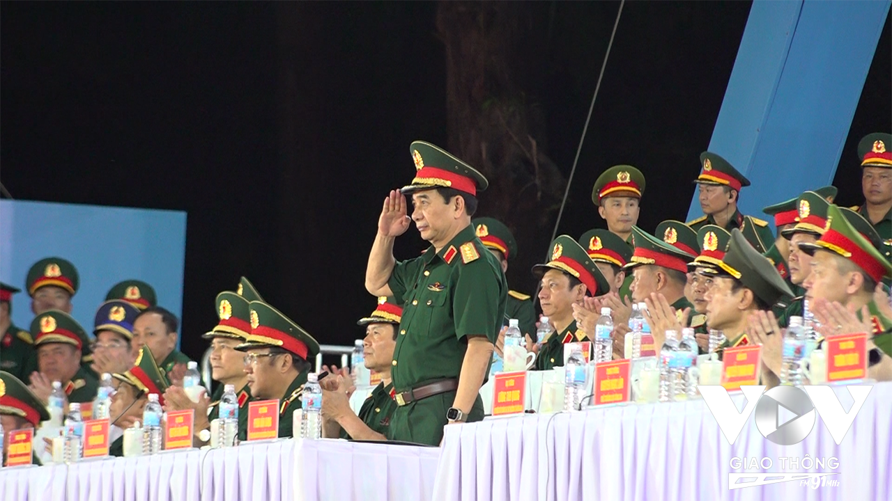 Đại tướng Phan Văn Giang, Ủy viên Bộ Chính trị, Bộ trưởng Bộ Quốc phòng