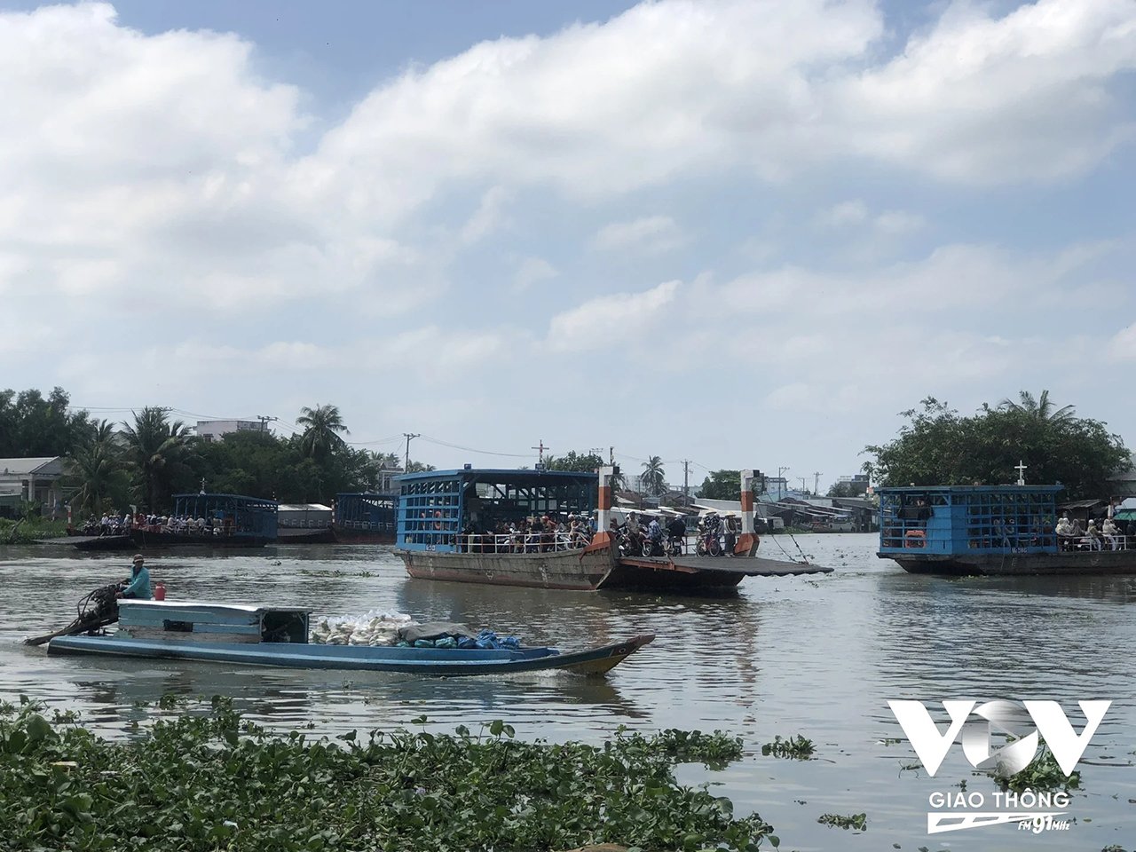 Nhiều thập kỷ qua người dân tại Kiên Giang rất khó khăn trong giao thương vì gặp cảnh qua sông luỵ đò