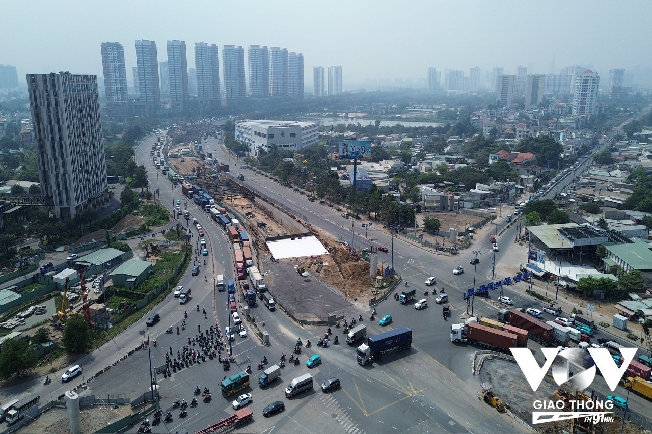 Sau hơn 2 năm thi công, dự án xây dựng nút giao An Phú (thuộc TP. Thủ Đức, TP.HCM) đang từng bước về đích theo đúng tiến độ đề ra. (Ảnh: Nhất Hoàng)