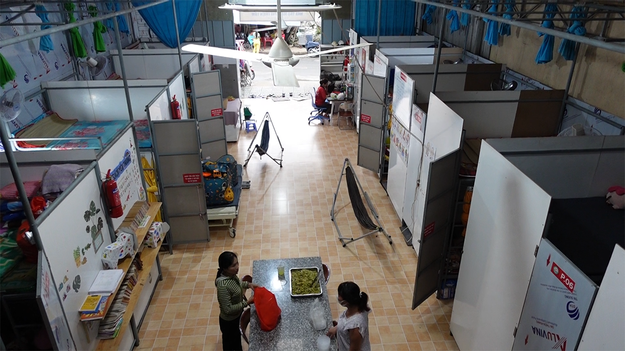 Nhà trọ Thiện Tâm có 15 phòng, mỗi phòng có 4 giường đầy đủ đồ dùng