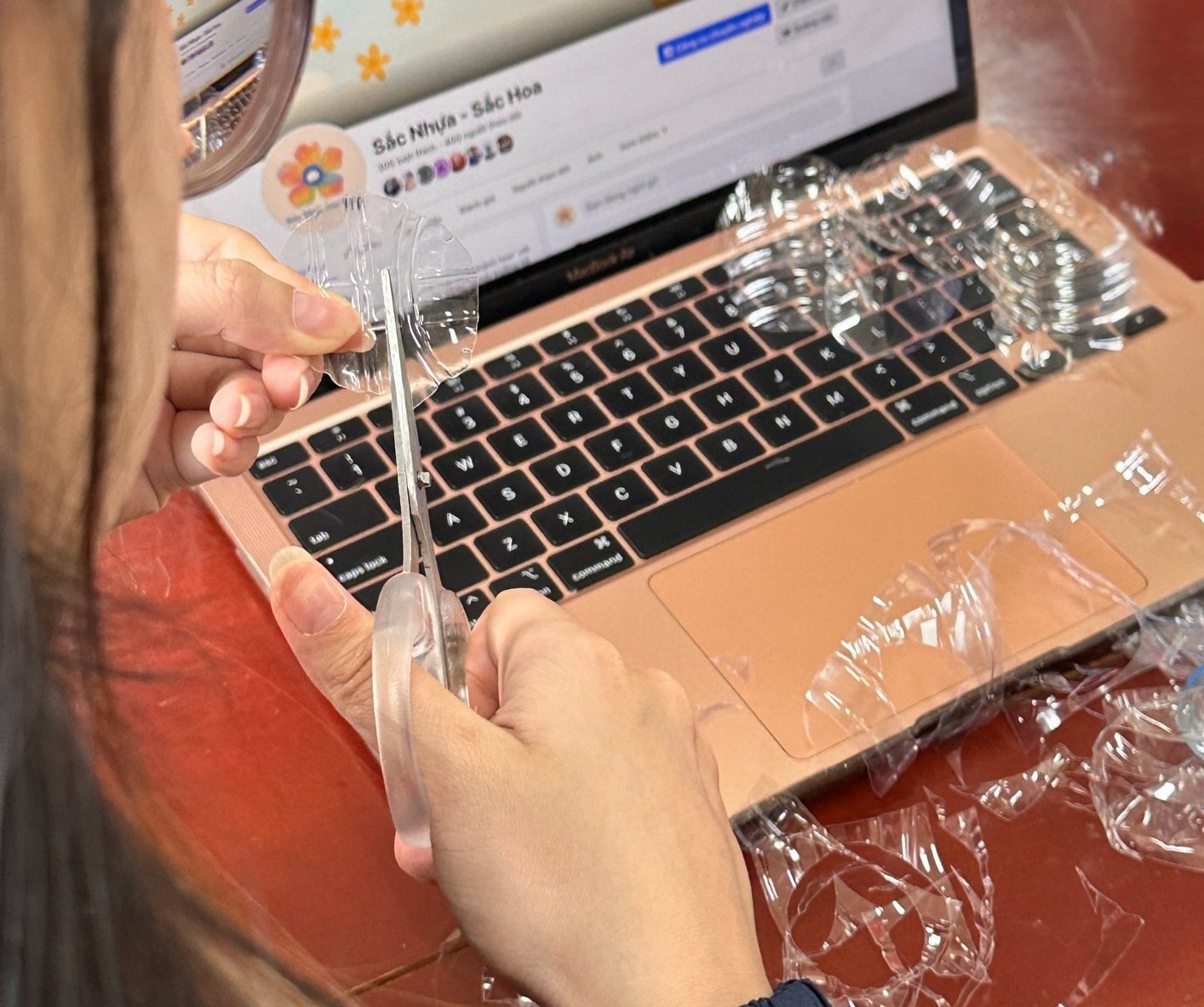 Quá trình tạo nên sản phẩm từ nilon và chai nhựa