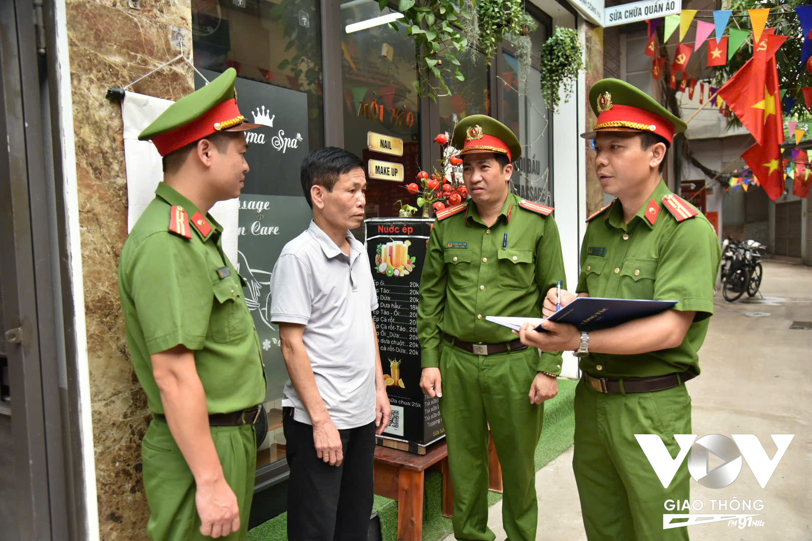 Tổ địa bàn PCCC&CNCH Hoàng Mai Triển khai cao điểm tuyên tuyền, hướng dẫn an toàn PCCC&CNCH tại các khu dân cư