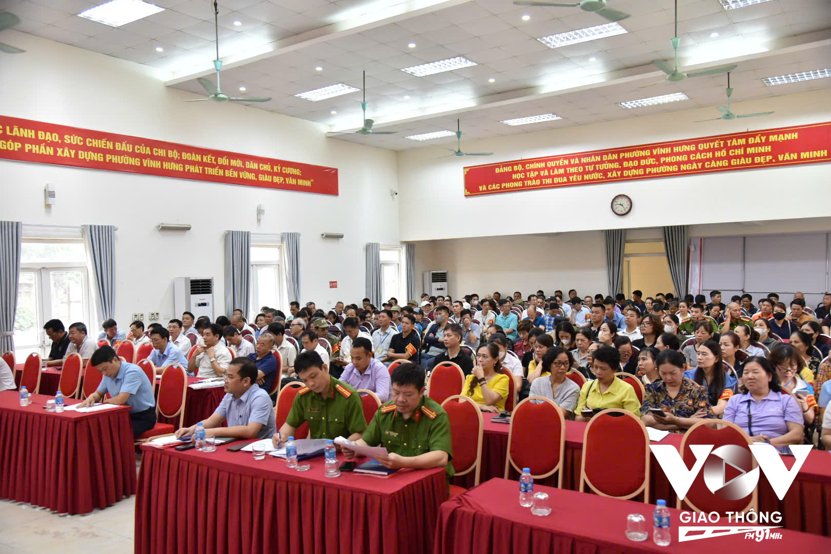 Hội nghị “Triển khai cao điểm tuyên truyền về PCCC&CNCH đối với các cơ sở, gia đình có nguy cơ cháy nổ cao” trên địa bàn phường Vĩnh Hưng, quận Hoàng Mai.