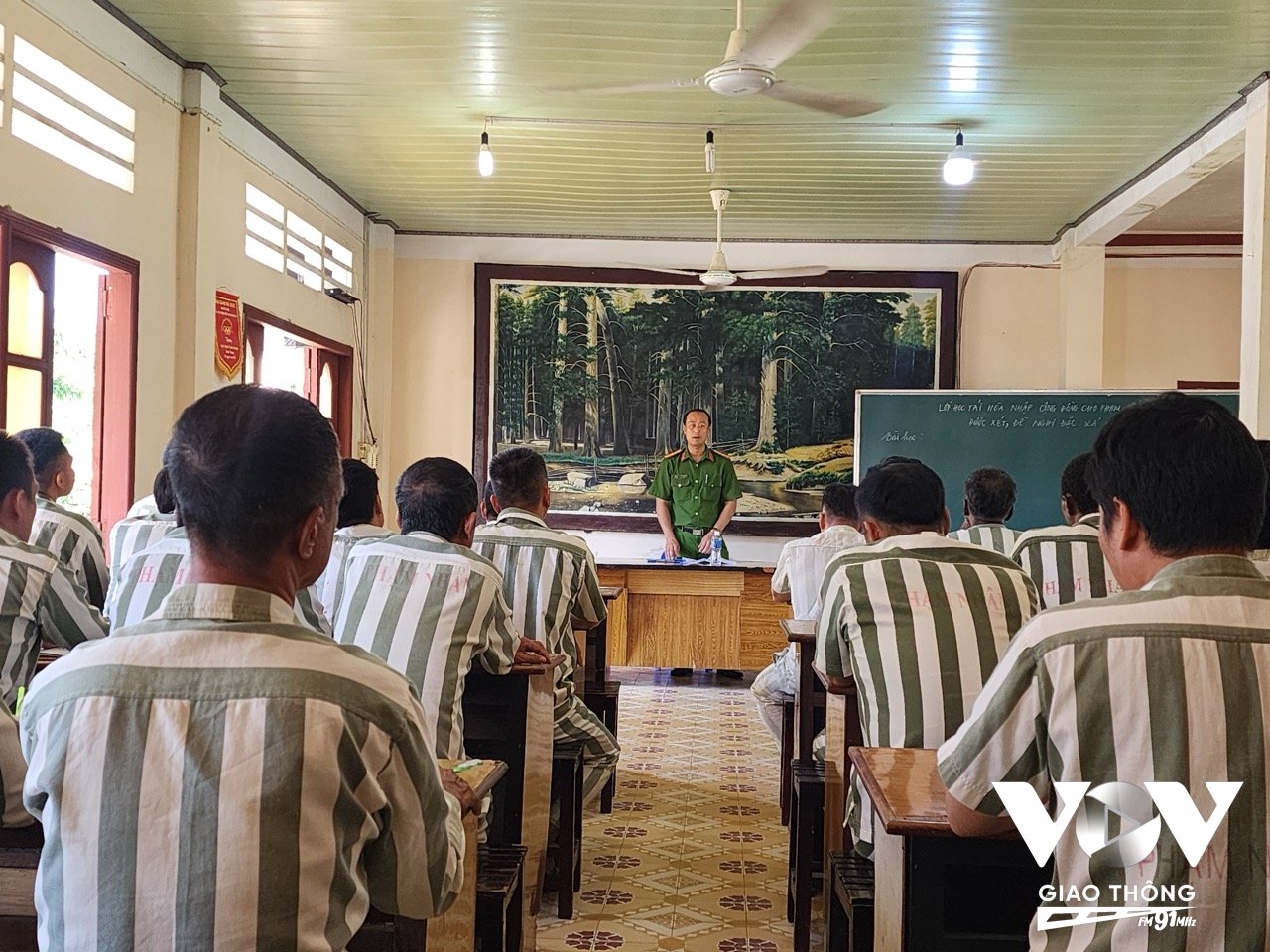 Trại giam Thủ Đức tổ chức các lớp học tái hòa nhập cộng đồng, tư vấn pháp luật cho phạm nhân