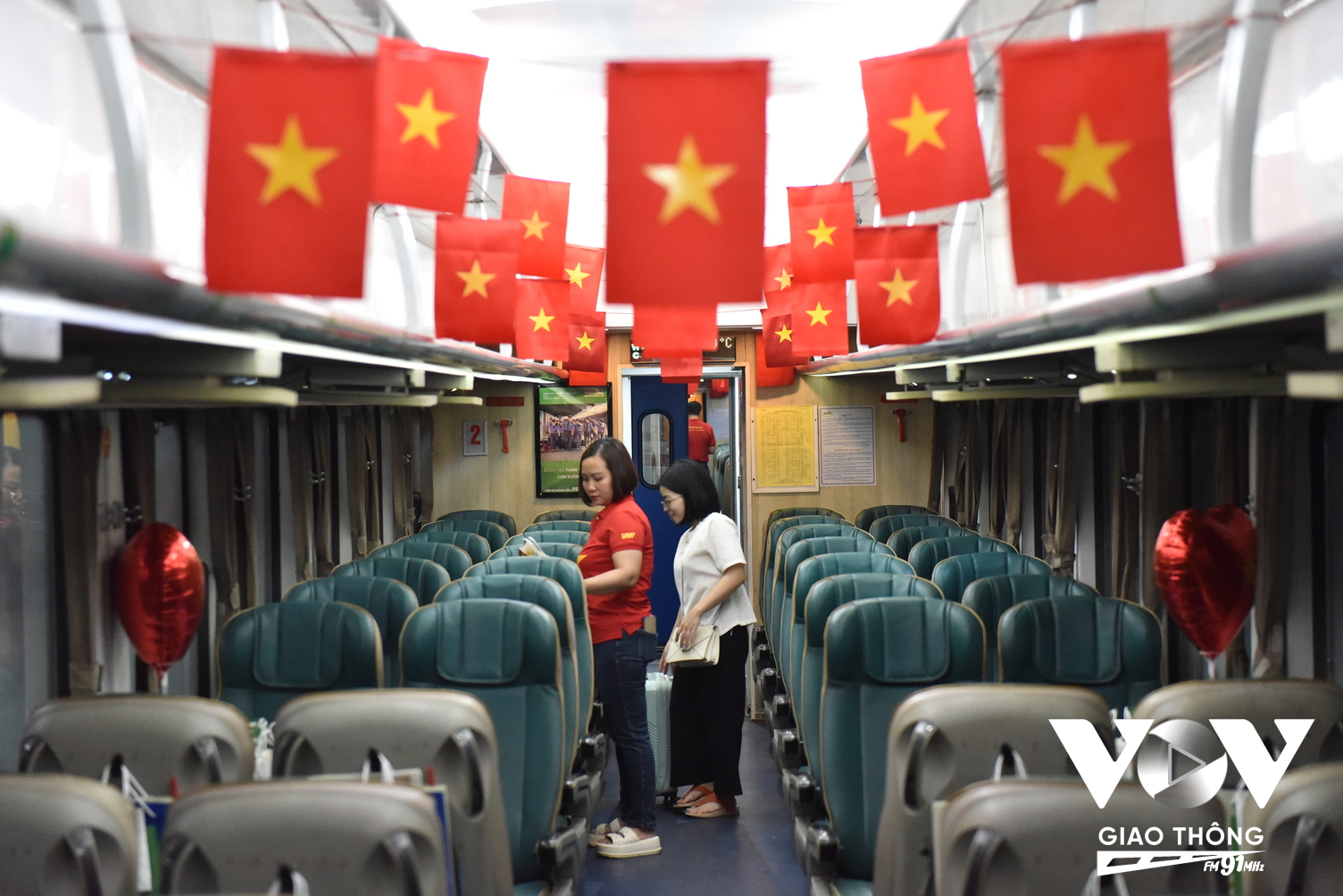 Khoang ghế ngồi được trang trí theo chủ đề