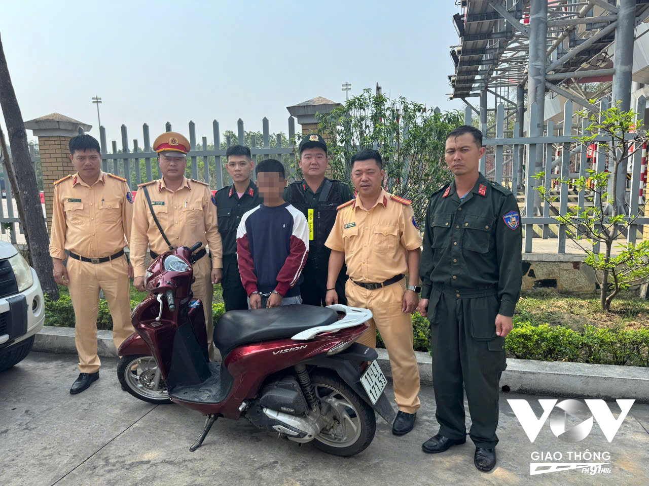 Đội CSGT đường bộ cao tốc số 2 phát hiện, bắt giữ đối tượng trộm cắp xe máy đi lên cao tốc Hà Nội - Hải Phòng