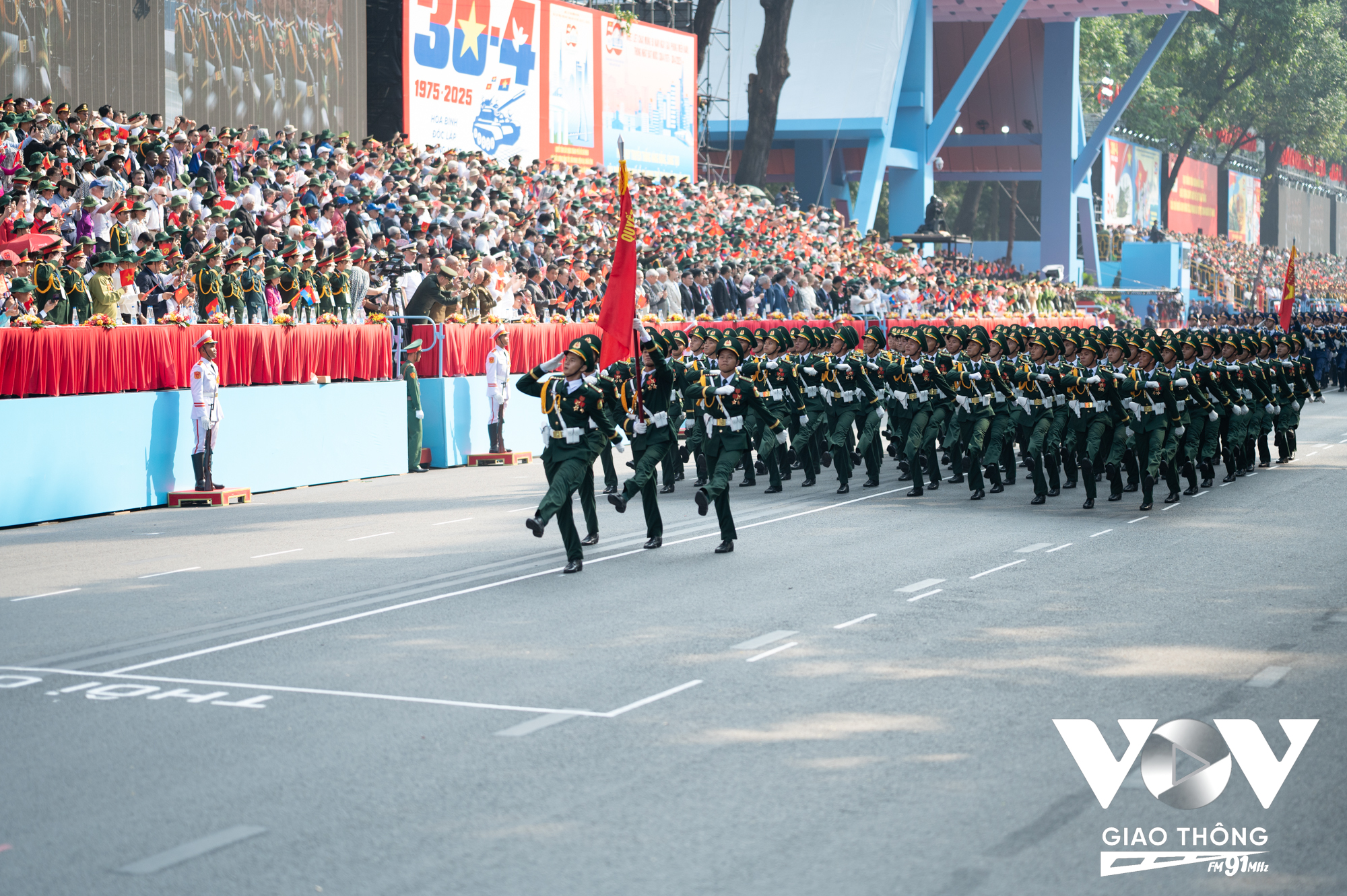 Khối Sĩ quan Biên phòng. Trong kháng chiến chống Mỹ cứu nước, đã có hàng vạn cán bộ, chiến sĩ Biên phòng chi viện cho chiến trường, xây dựng lực lượng an ninh vũ trang miền Nam, bảo vệ Trung ương Cục và cùng các cánh quân tiến vào giải phóng Sài Gòn mùa Xuân năm 1975.