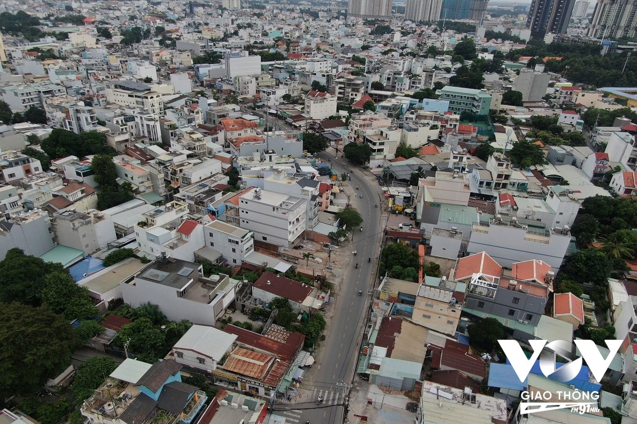 Tuyến đường Nguyễn Thị Định là tuyến huyết mạch ở cửa ngõ phía đông TP HCM