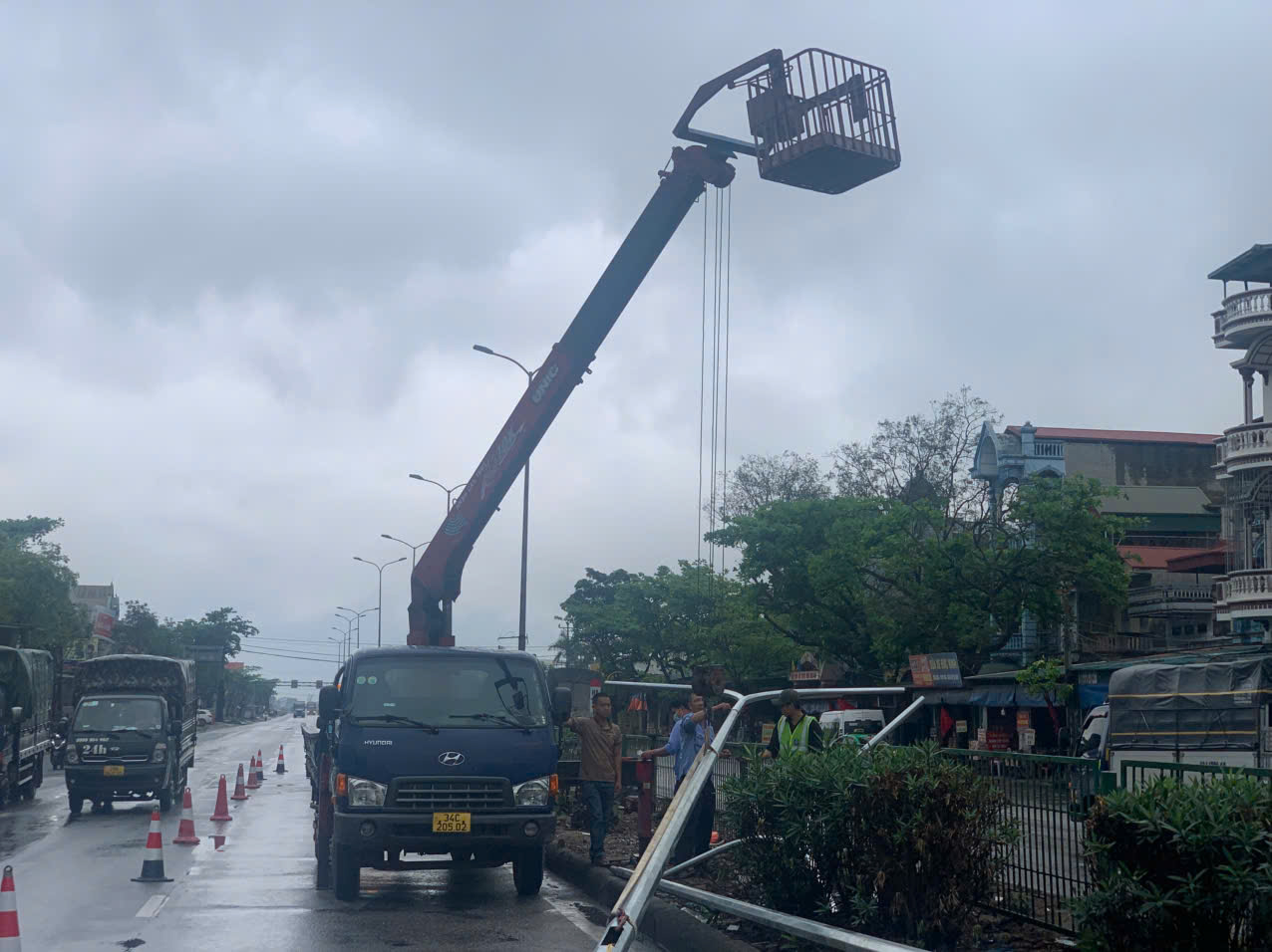 Bổ sung cột đèn chiếu sáng