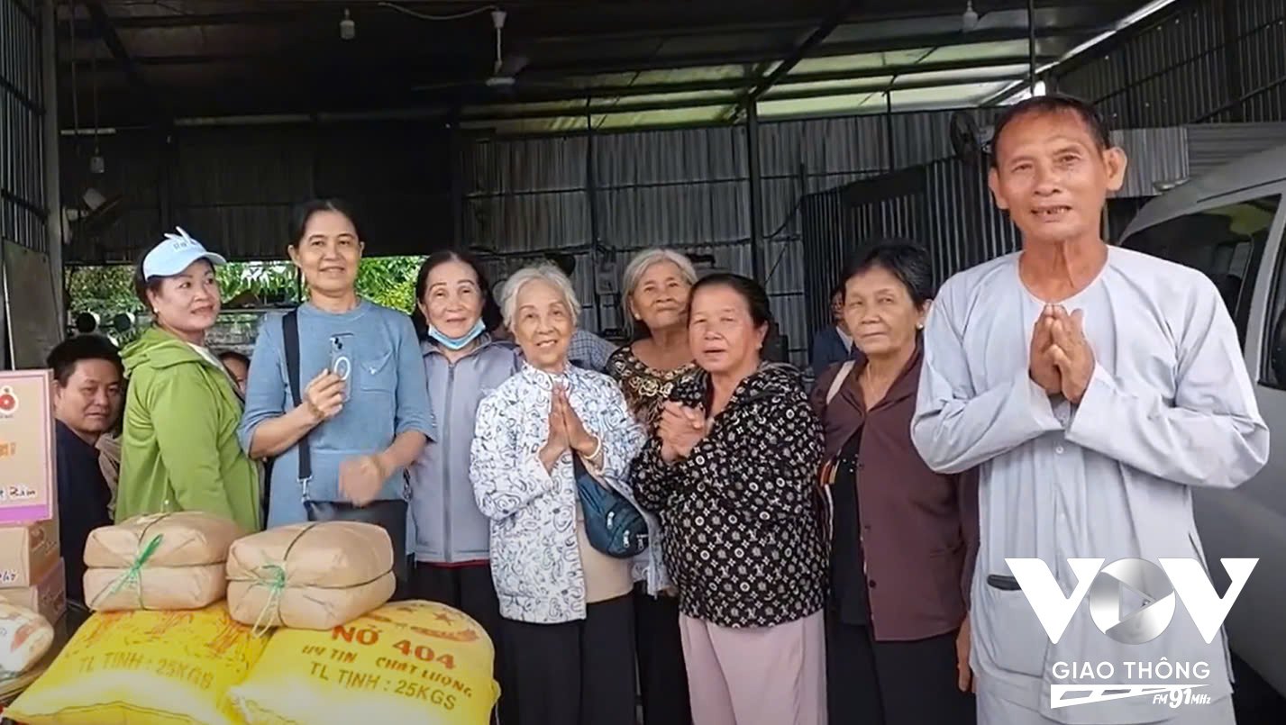 Ngoài 70 tuổi nhưng ông Út vẫn hết lòng với công tác thiện nguyện