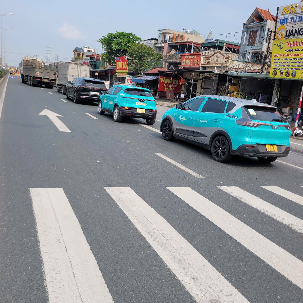 Sơn các vạch sơn bị mờ, bị mất tại nút giao thông.