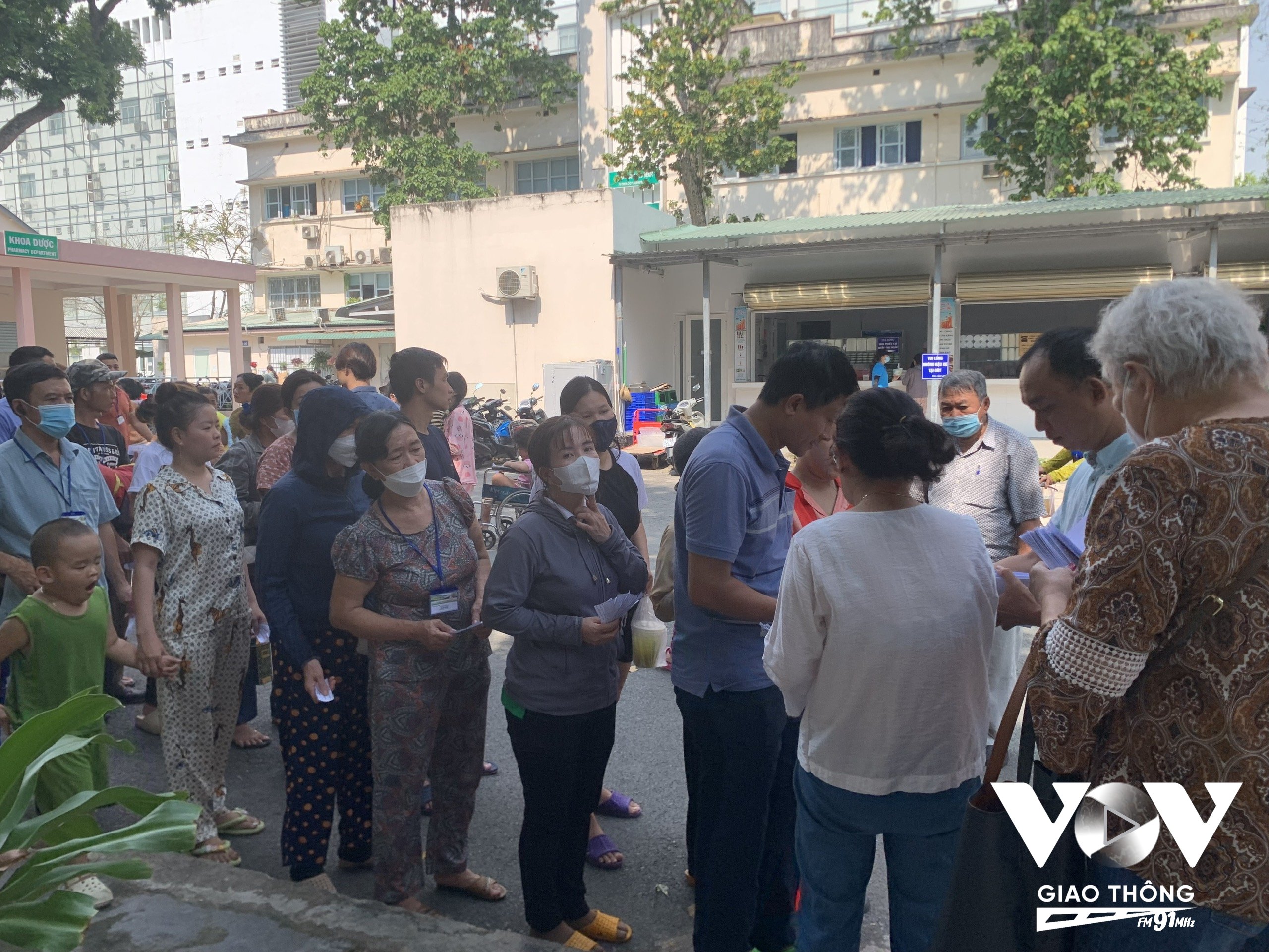 Trung bình mỗi tháng bệnh viện hỗ trợ khoảng 2 tỷ đồng cho các chi phí viện phí, và mỗi năm bệnh viện vận động mạnh thường quân hỗ trợ cho bệnh nhân từ 22-25 tỷ đồng.