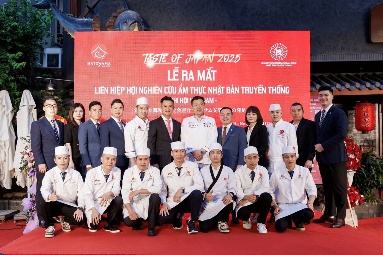 Ông Tomisawa Hirokazu - Đại sứ Văn hóa ẩm thực Nhật Bản cùng các đại biểu dự lễ Khai mạc Tuần lễ sự kiện Văn hóa ẩm thực Việt - Nhật “Taste of Japan 2025”.  Phát biểu tại buổi lễ, ông Ito Naoki - Đại sứ Nhật Bản tại Việt