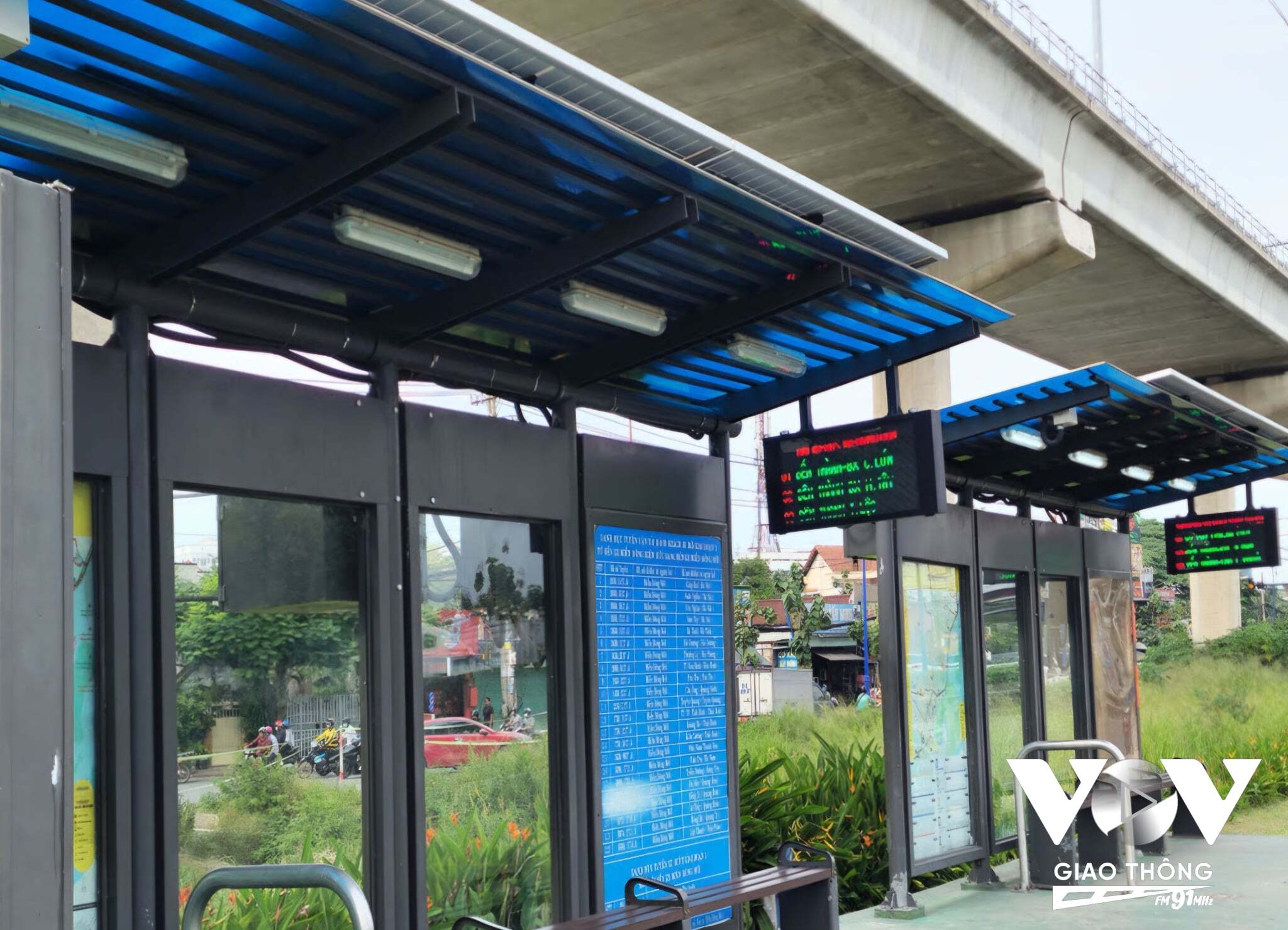 Các nhà chờ xe buýt đã được sửa chữa, thay thế mới vào năm 2022