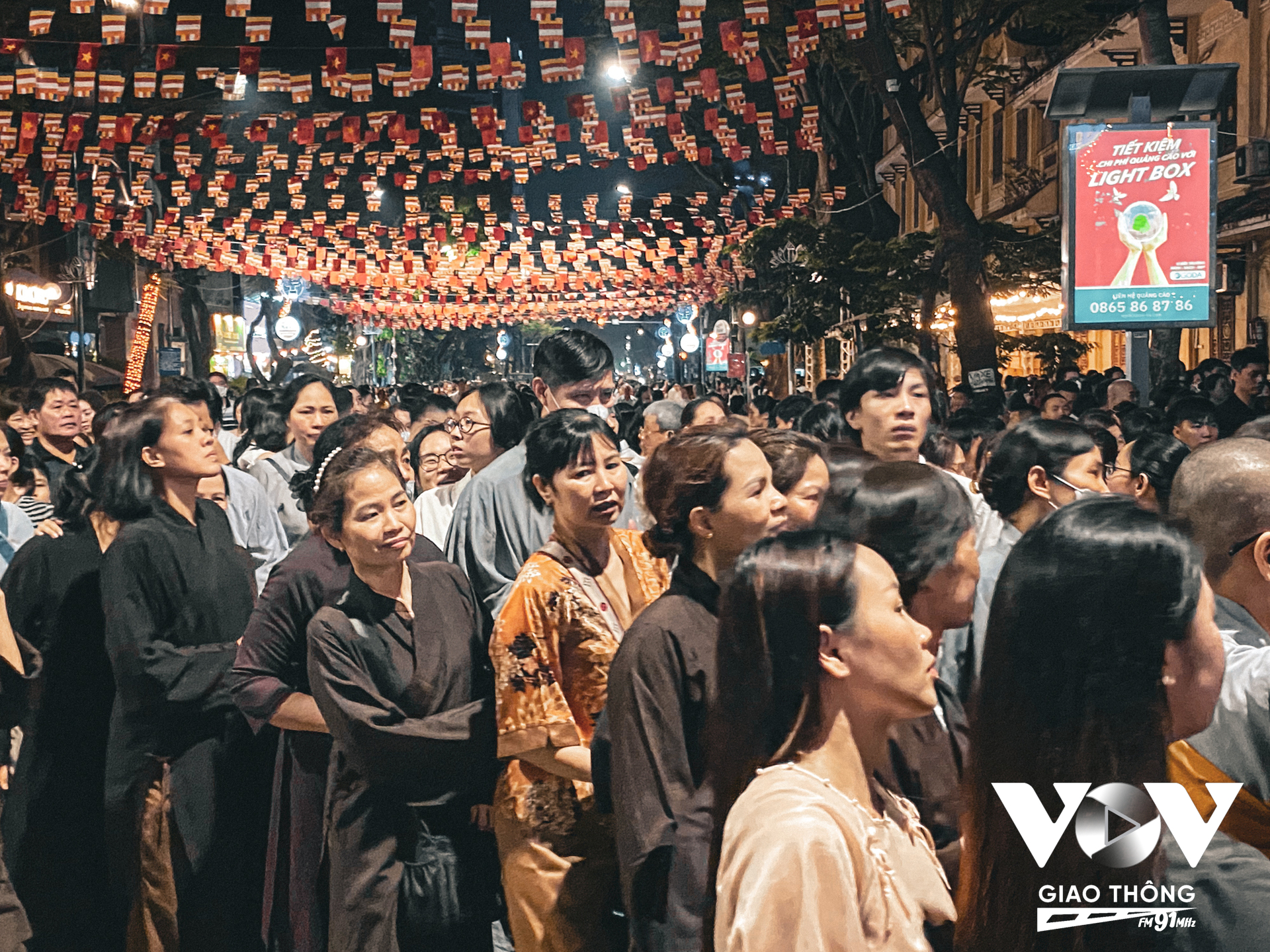 Tuy chờ đợi nhưng ai cũng hoan hỉ