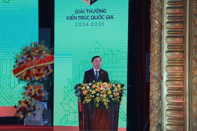 Ủy viên Trung ương Đảng, Phó Thủ tướng Trần Hồng Hà phát biểu tại Lễ trao giải