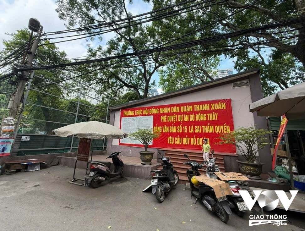 Thu hồi đất với giá 0 đồng, nhiều người dân đã bày tỏ sự bức xúc và tuyệt vọng khi bị đưa ra khỏi chính căn nhà của họ.