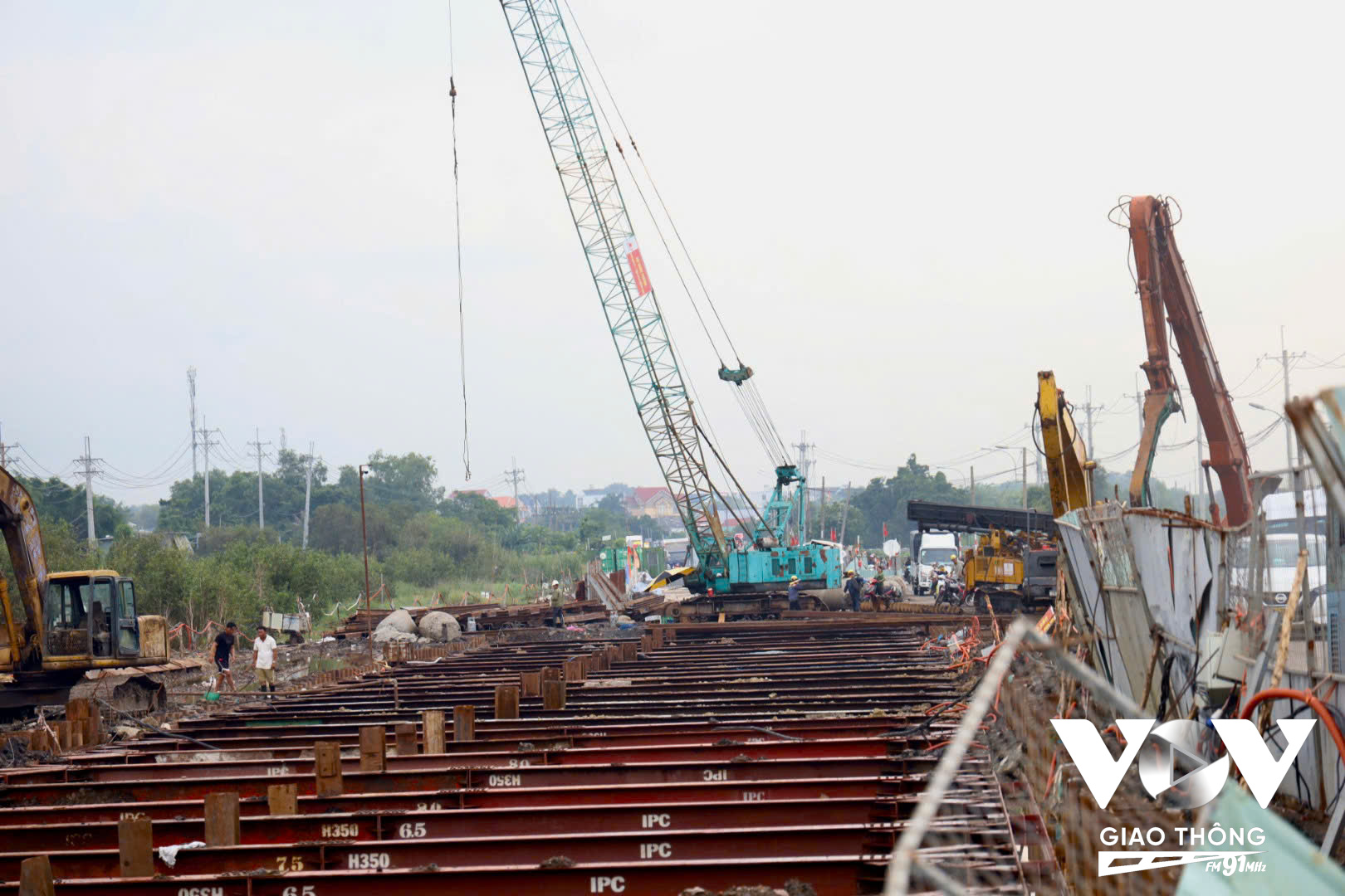 Nhiều nhà thầu kiến nghị được tổ chức 'luồng xanh' dành cho sà lan chở cát về công trường nhanh hơn