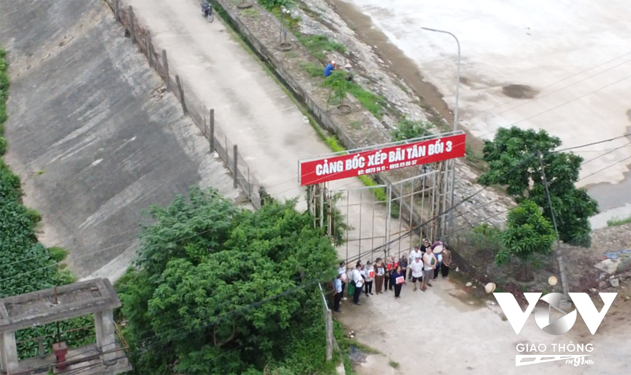 Công ty TNHH xây dựng công trình Hoàng Hà, chủ thể bị bà con nông dân tố cáo, đang bị cưỡng chế thuế gần 100 tỷ đồng, Tổng giám đốc bị tạm hoãn xuất cảnh.