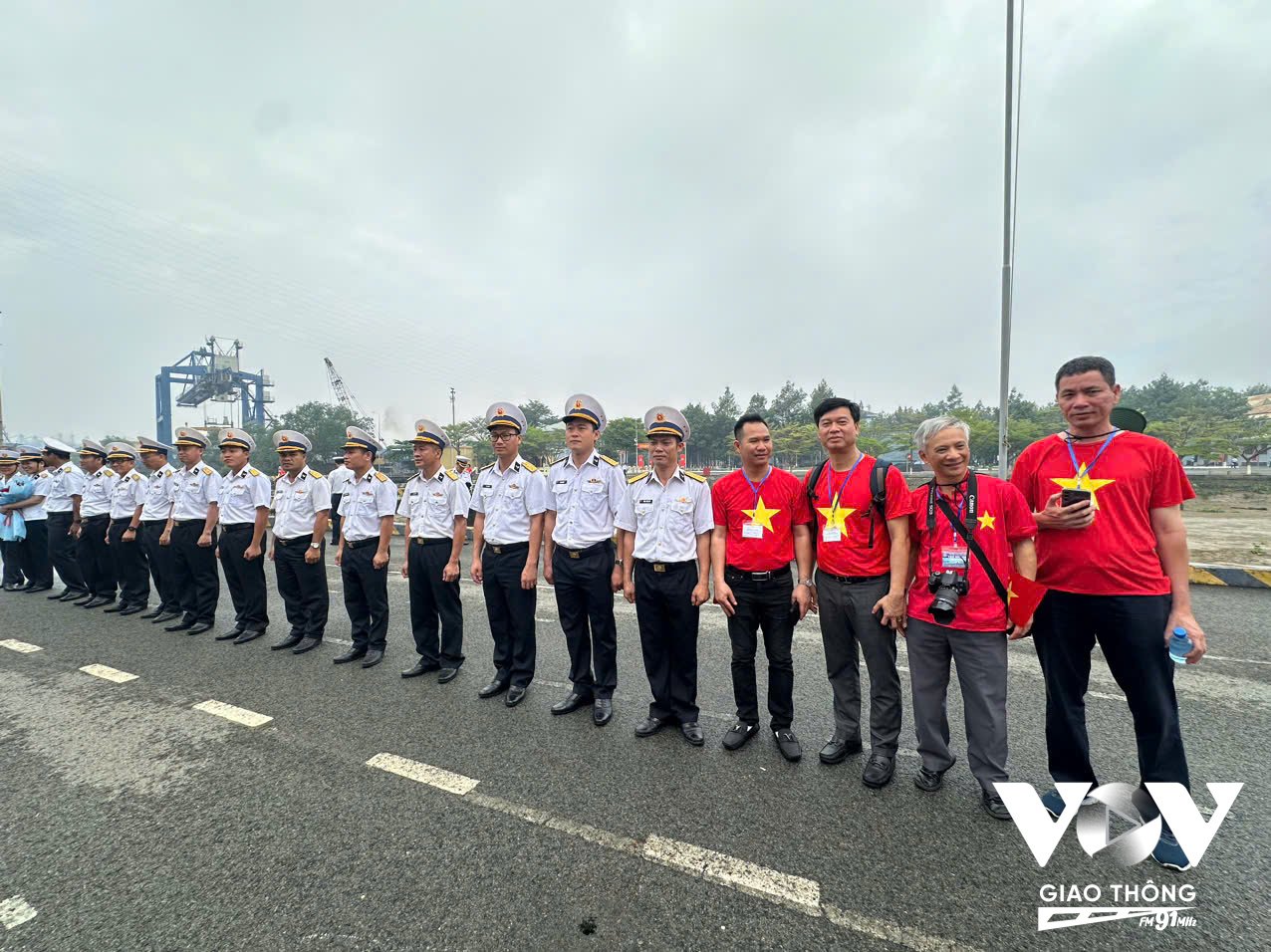 Đoàn công tác bao gồm 100 lãnh đạo, phóng viên các cơ quan báo chí, hội nhà báo trên cả nước