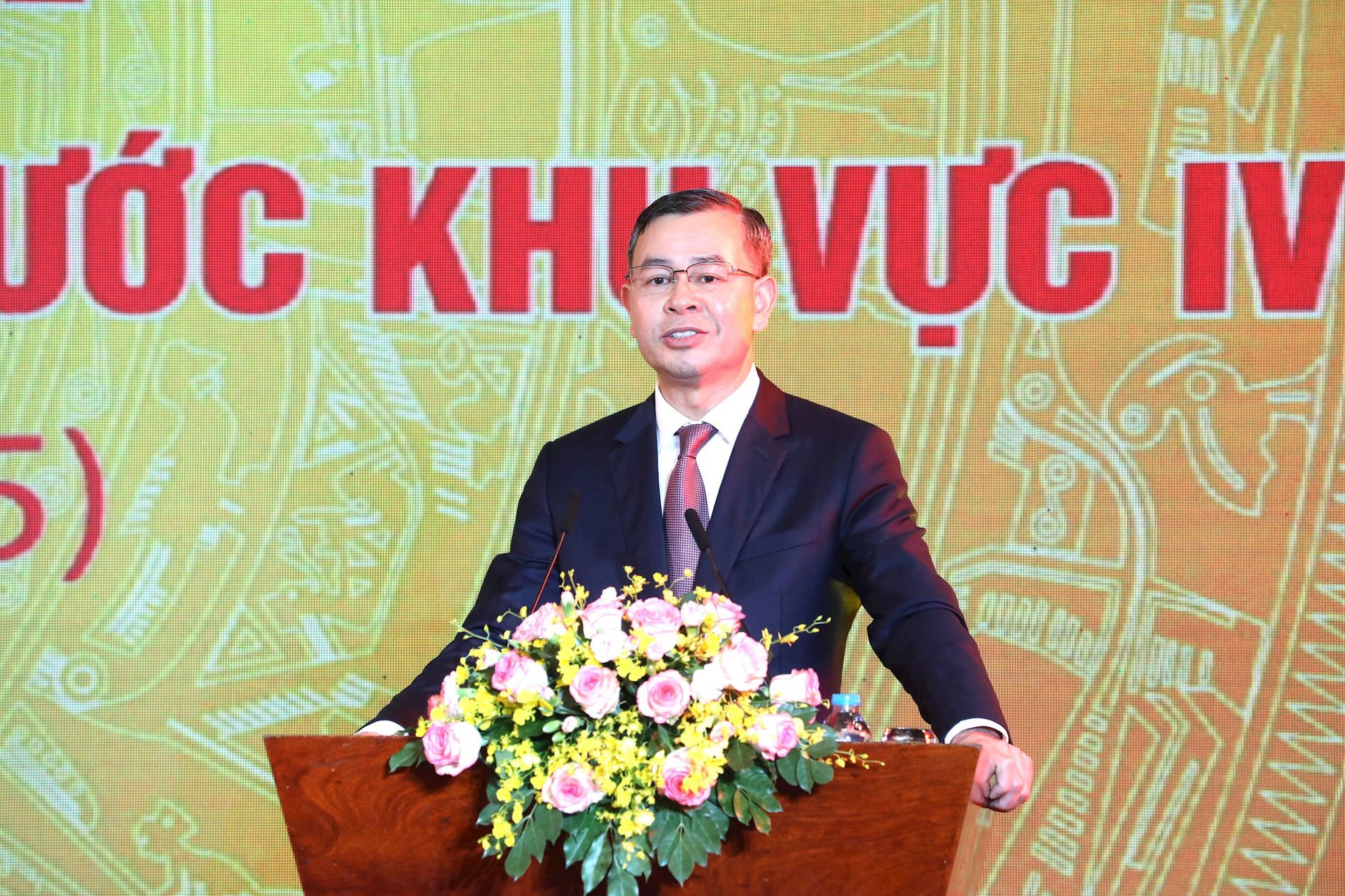 Đồng chí Ngô Văn Tuấn, Ủy viên Ban Chấp hành Trung ương Đảng, Ủy viên Ban Thường vụ Đảng ủy Quốc hội, Tổng Kiểm toán nhà nước phát biểu tại Hội nghị. (Ảnh - Báo Kiểm toán)