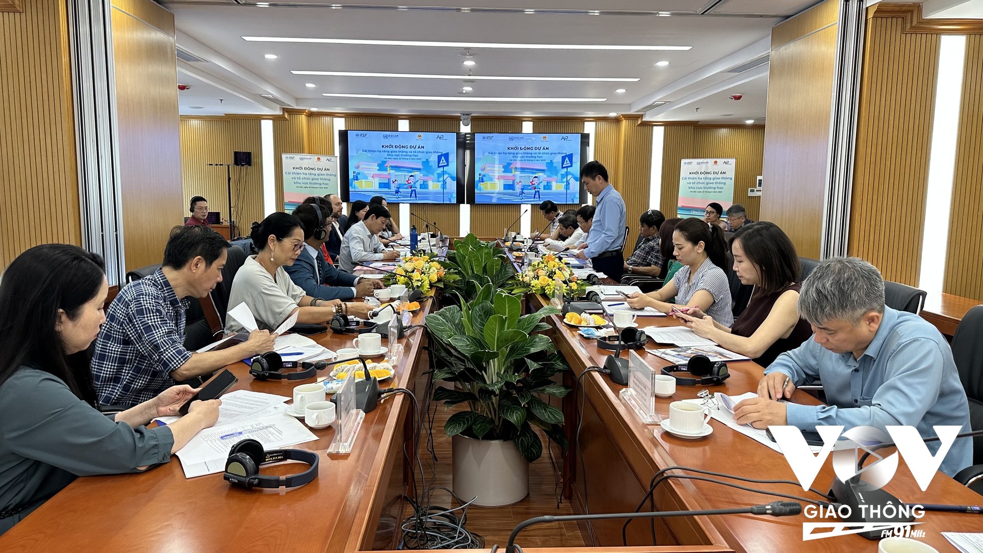 Toàn cảnh buổi họp