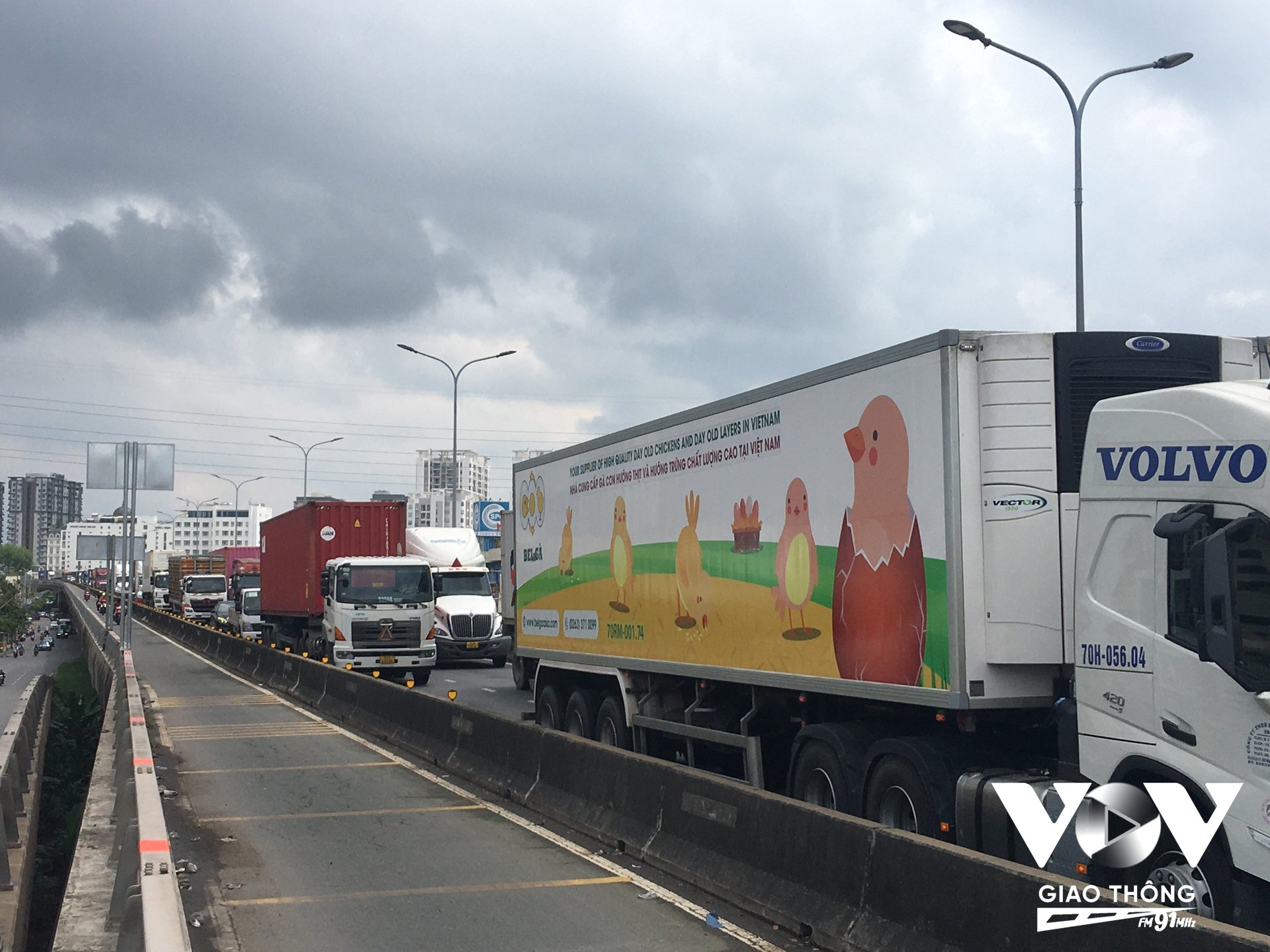 Tình trạng kẹt xe trên cầu Phú Mỹ diễn ra thường xuyên