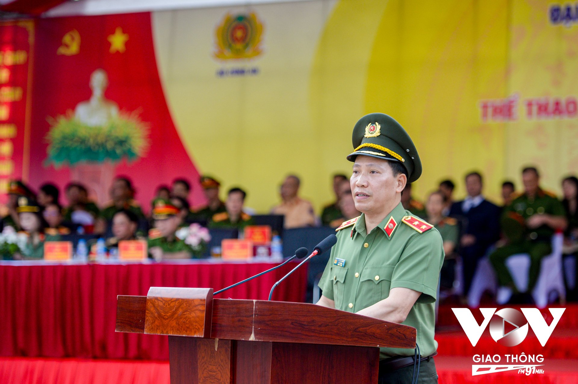 Trung tướng Lê Văn Tuyến, Thứ trưởng Bộ Công an nhấn mạnh, việc tổ chức hội thi không chỉ tạo 'sân chơi' để các vận động viên tranh tài, thể hiện bản lĩnh, kỹ năng chuyên môn, mà còn là cơ hội để các đơn vị, mỗi cán bộ Cảnh sát phòng cháy, chữa cháy và cứu nạn, cứu hộ học hỏi, trao đổi kinh nghiệm, nâng cao hơn nữa trình độ, kỹ năng ứng phó, xử lý các tình huống cháy, nổ, sự cố, tai nạn.