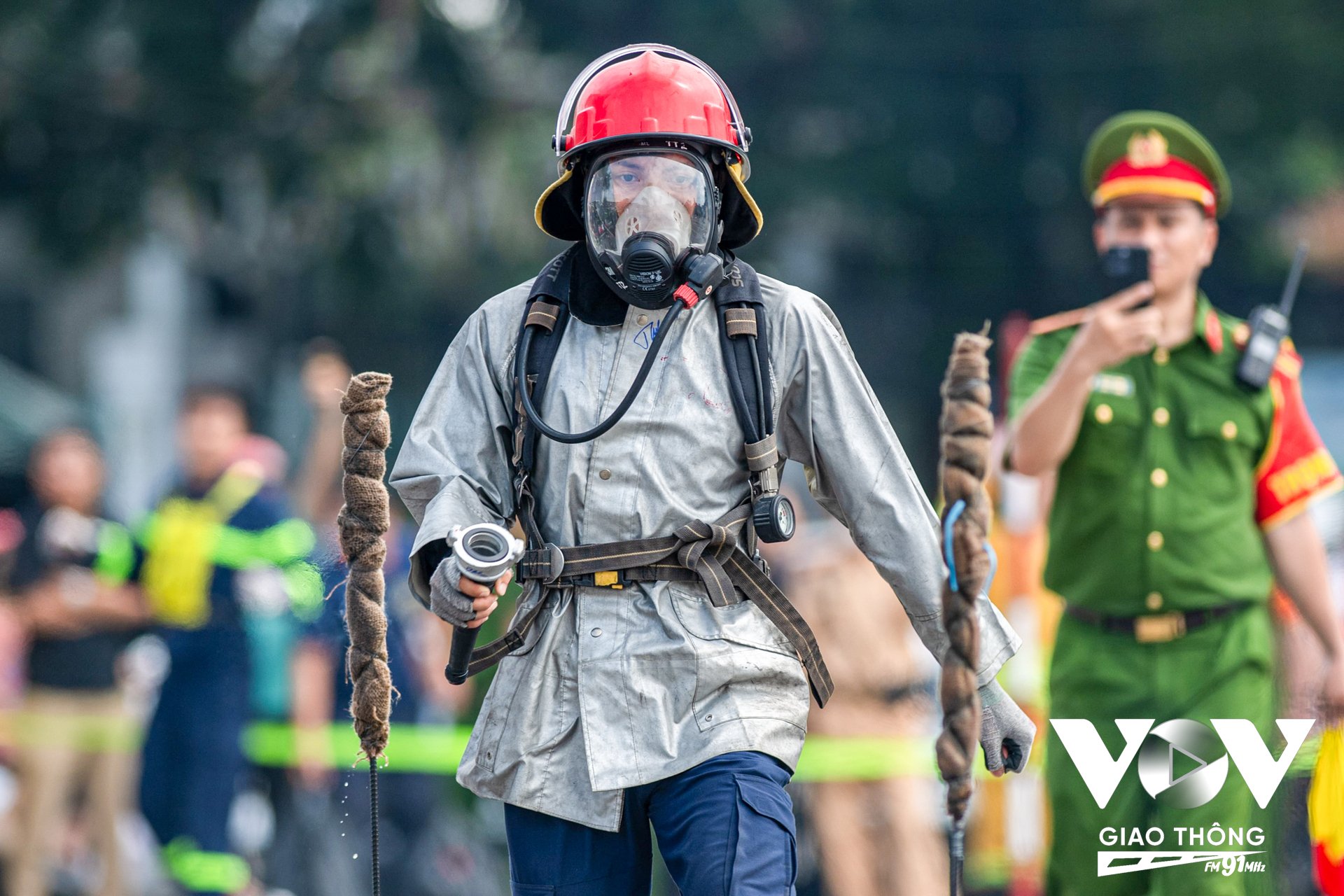 Trên cơ sở kết quả của các nội dung thi, Ban Tổ chức Hội thi sẽ công bố và trao giải cho các cá nhân, tập thể có thành tích xuất sắc ngay sau khi kết thúc nội dung thi '4x100m chạy tiếp sức cứu người và chữa cháy'.