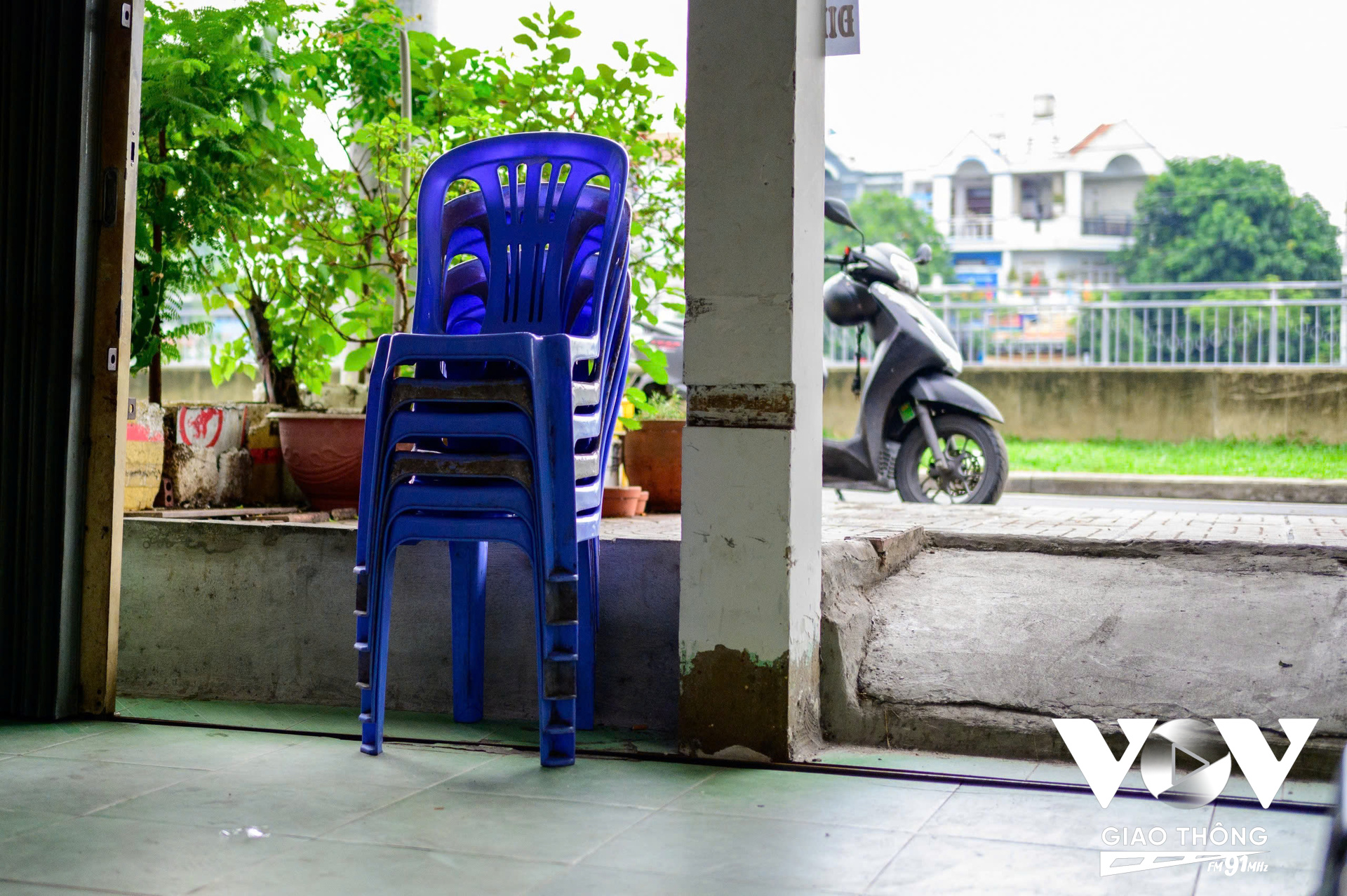Nâng đường để chống ngập chỉ là một giải pháp tình thế, không thể giải quyết triệt để ngập úng đô thị mà còn gây thêm tốn kém, phức tạp