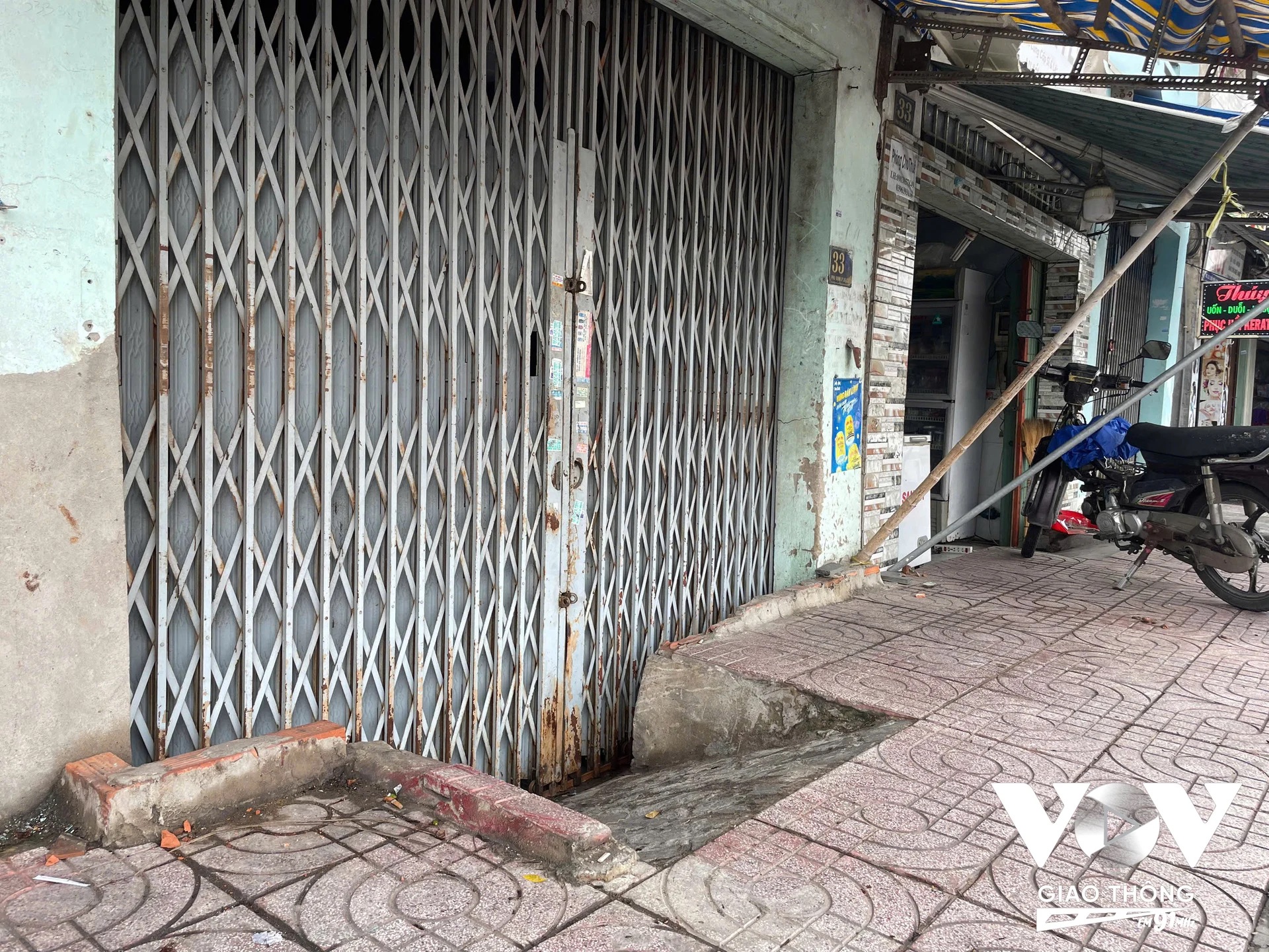 Liệu các đô thị đã đưa úng ngập vào vấn đề cấp bách để tìm cách giải quyết triệt để các căn nguyên của nó hay chưa, hay vẫn chấp nhận để mặc cho nước dồn chỗ trũng?